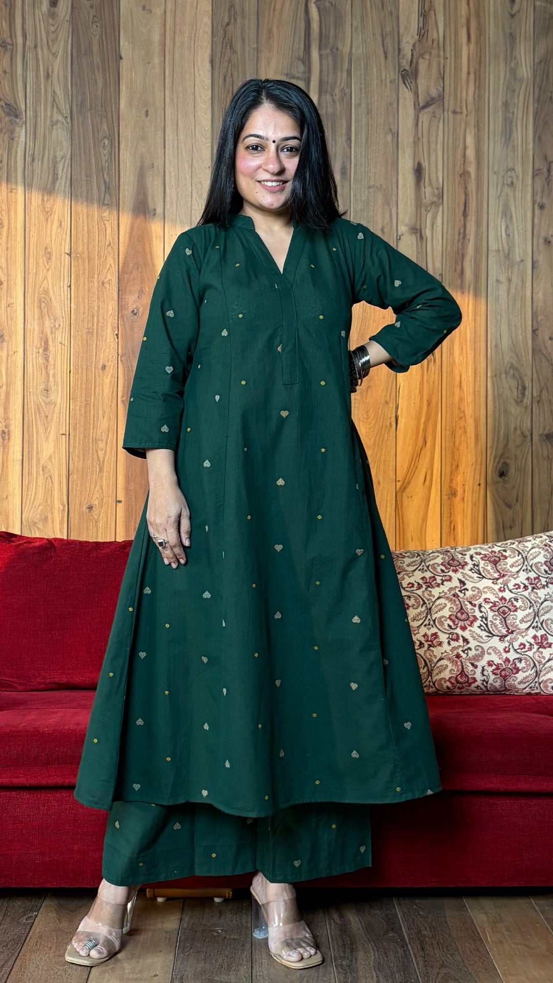 Queen Of Hearts Hand Woven Kali Kurta In Cotton - Green