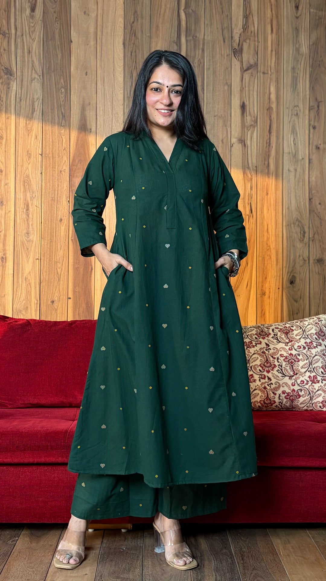 Queen Of Hearts Hand Woven Kali Kurta In Cotton - Green