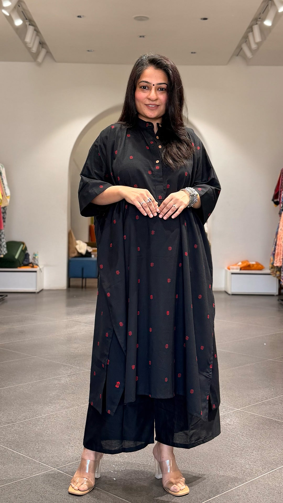 Chavvi handwoven kaftan co-ord - Black