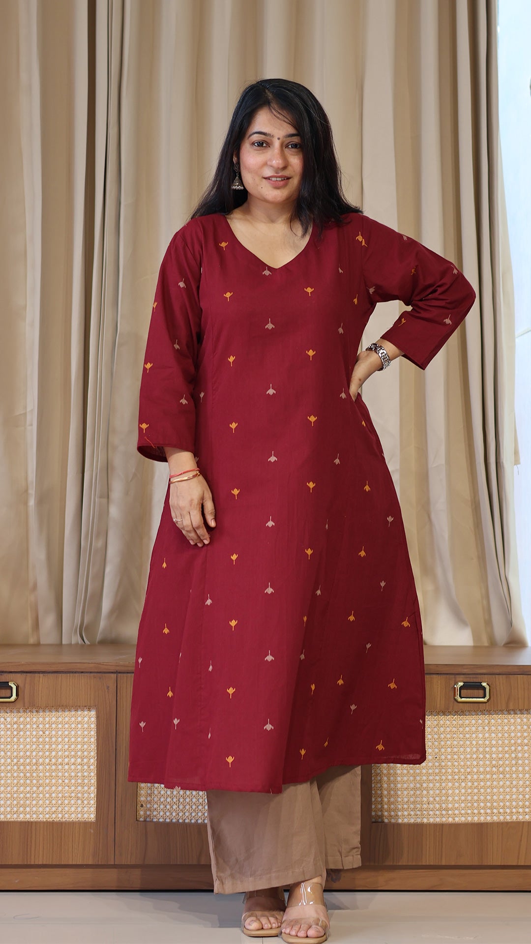 Vreya Handwoven Cotton Kurta - Maroon