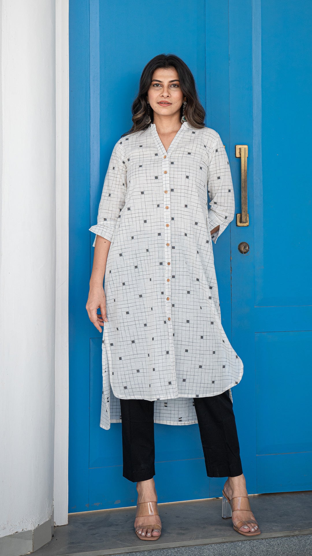 Roshi Hand Woven Buttoned Cotton Kurta - White