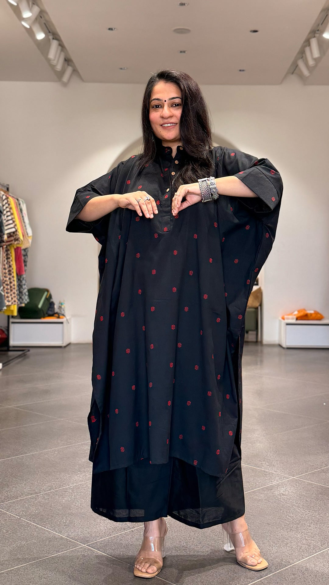 Chavvi handwoven kaftan co-ord - Black