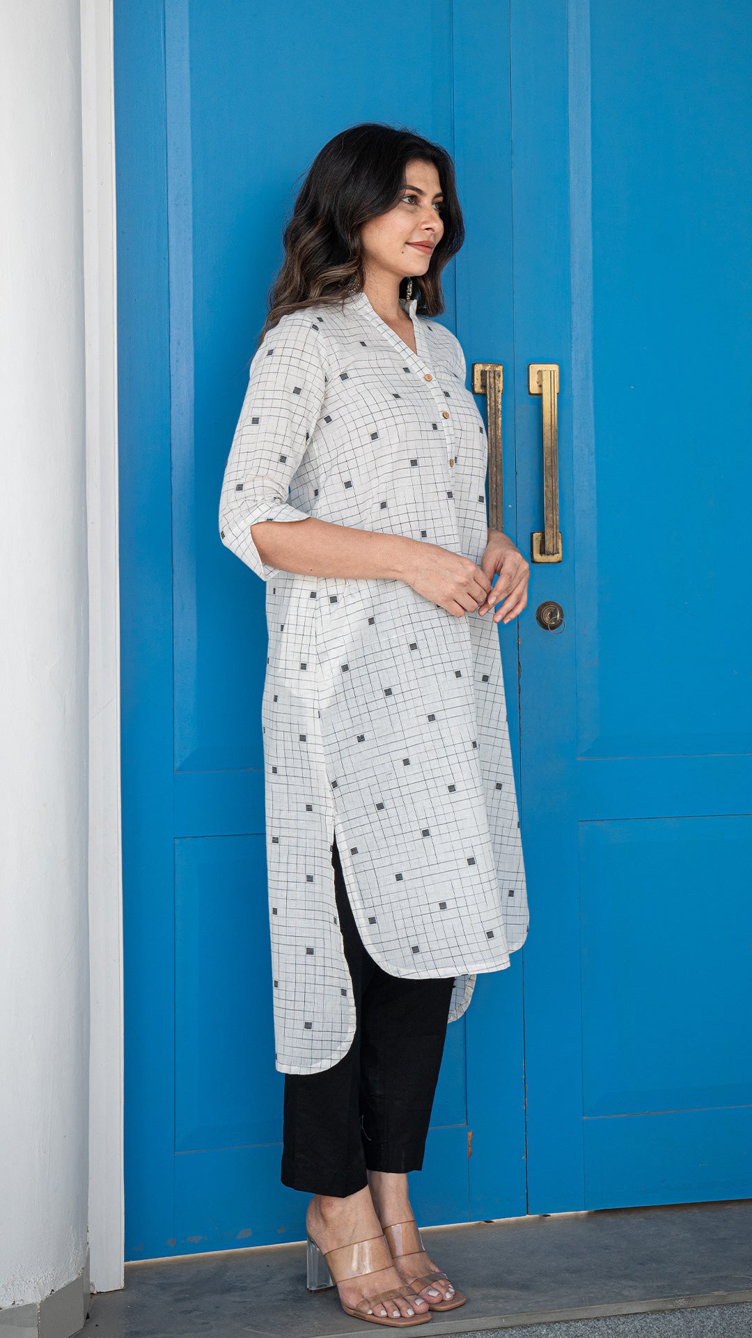 Roshi Hand Woven Buttoned Cotton Kurta - White