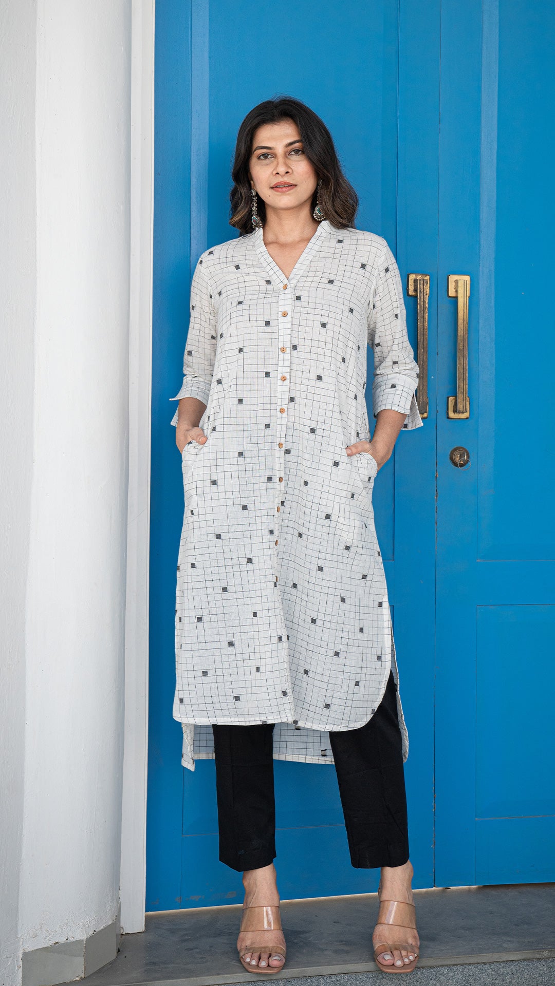 Roshi Hand Woven Buttoned Cotton Kurta - White