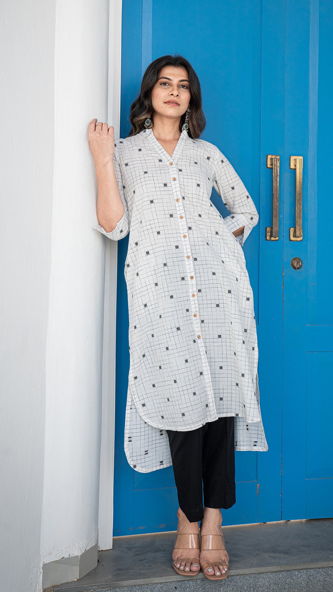 Roshi Hand Woven Buttoned Cotton Kurta - White