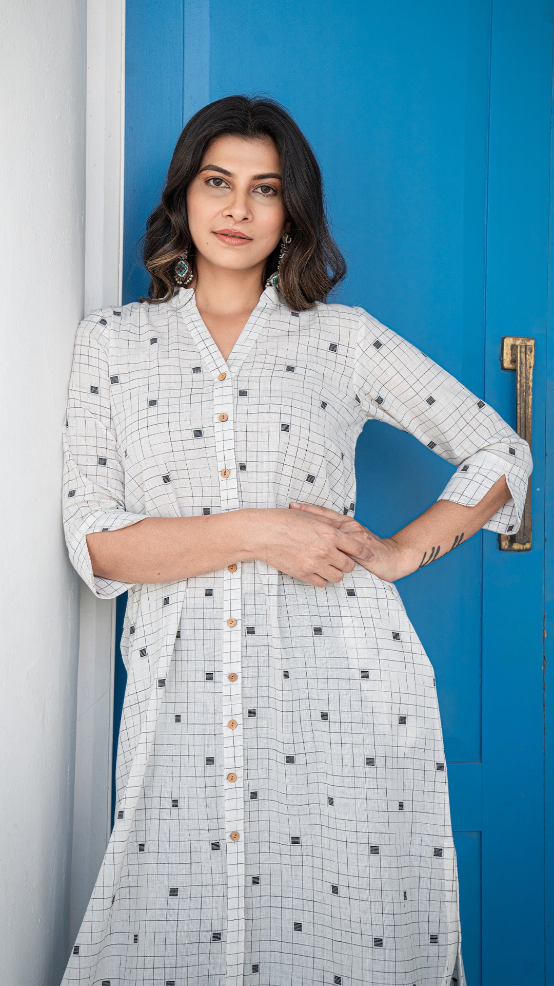 Roshi Hand Woven Buttoned Cotton Kurta - White