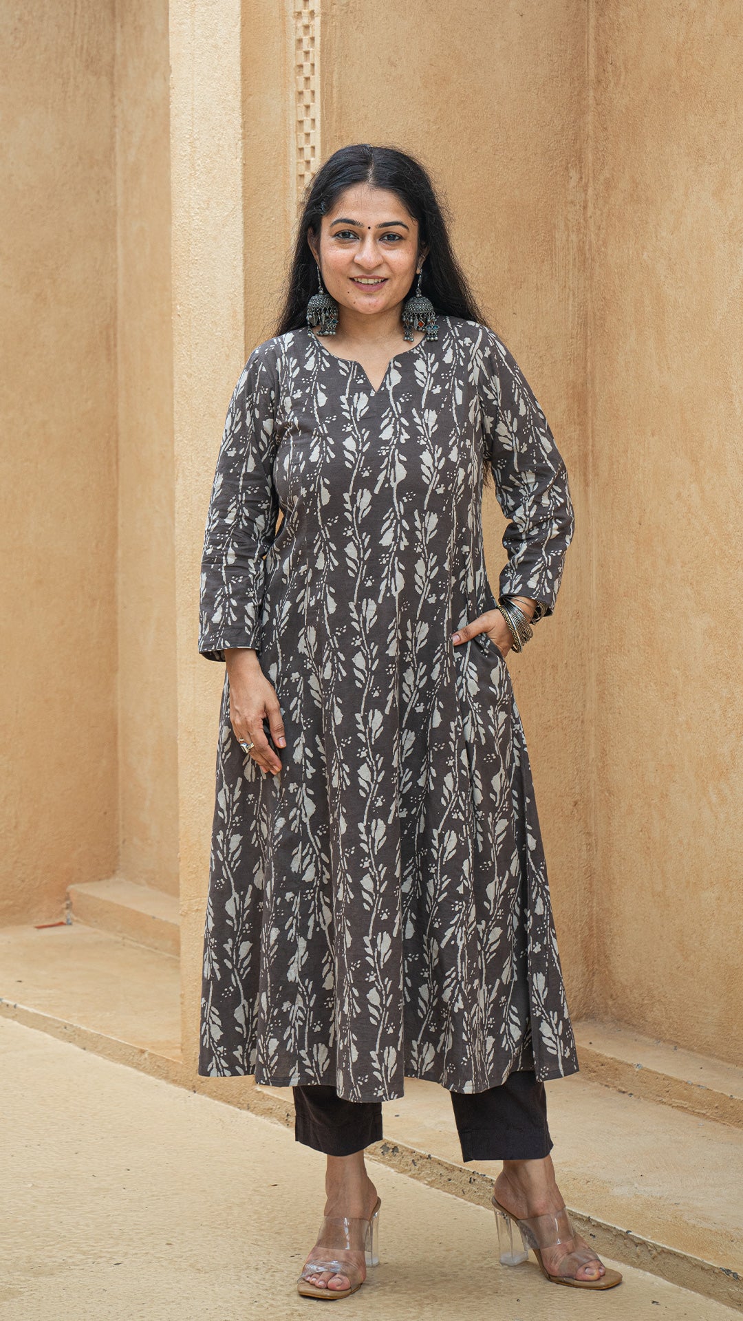 Hridanshi Dabu Kurta In Cotton - Grey