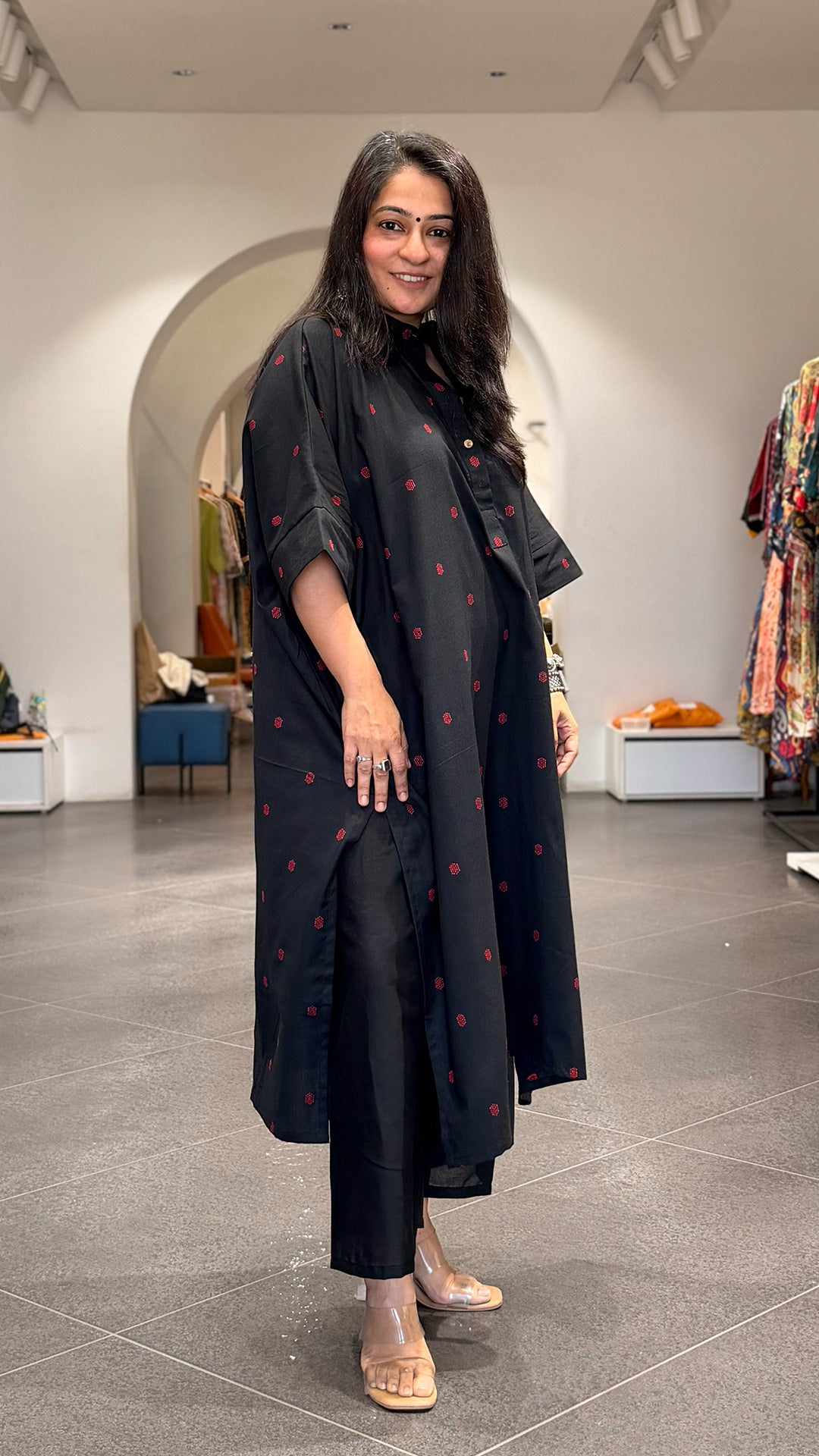 Chavvi handwoven kaftan co-ord - Black