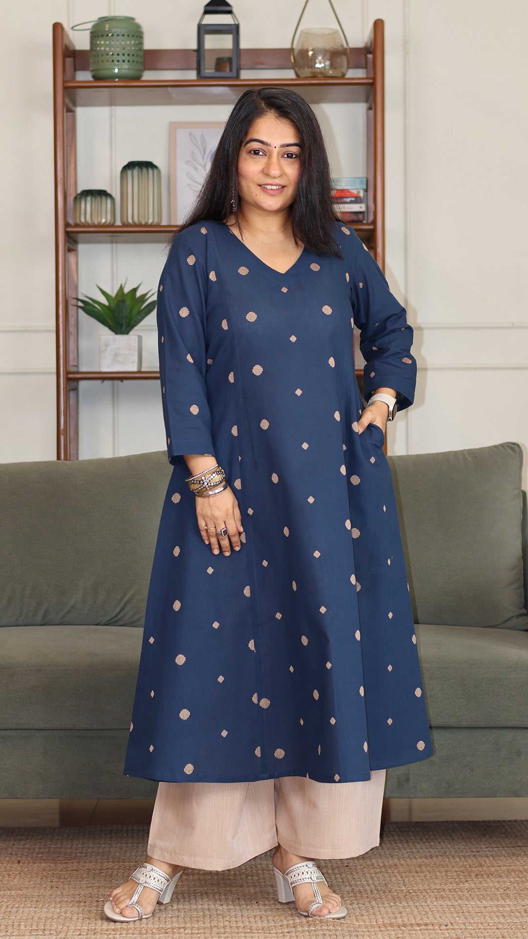 Renu Handwoven Cotton Kurta - Blue