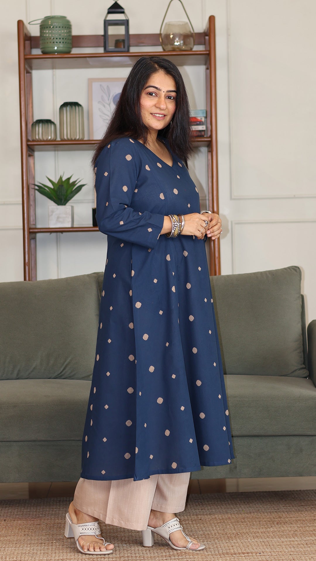 Renu Handwoven Cotton Kurta - Blue