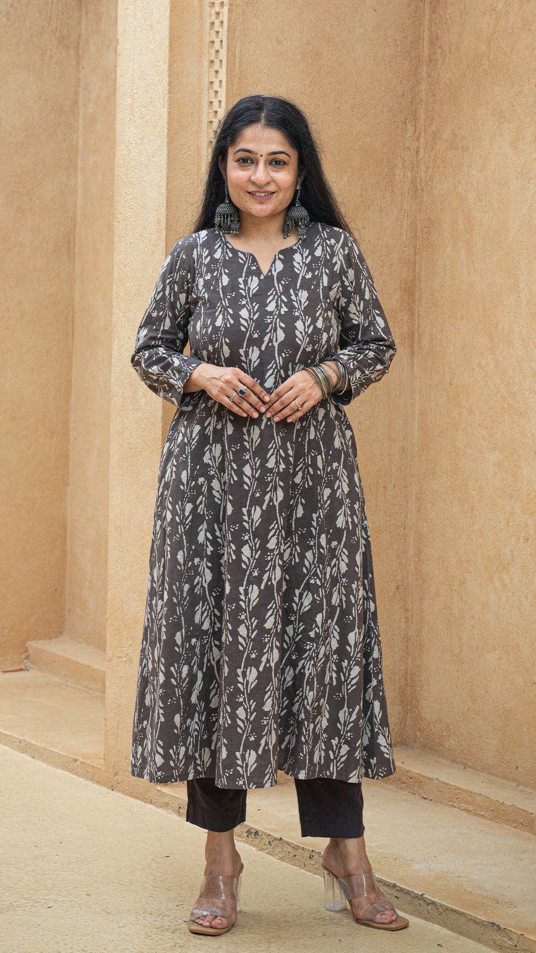 Hridanshi Dabu Kurta In Cotton - Grey