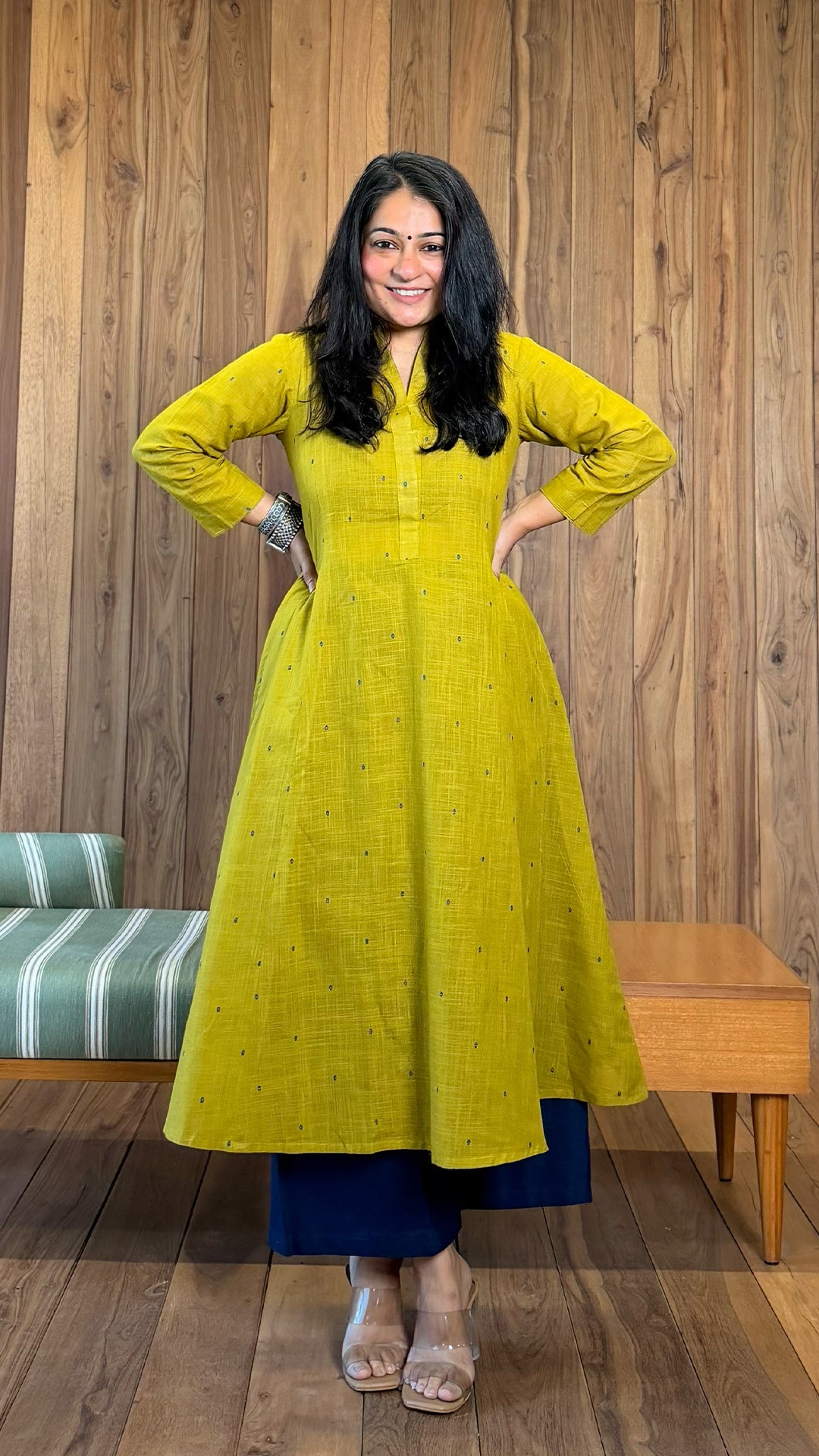 Pernia Handwoven Cotton Kurta - Light Green