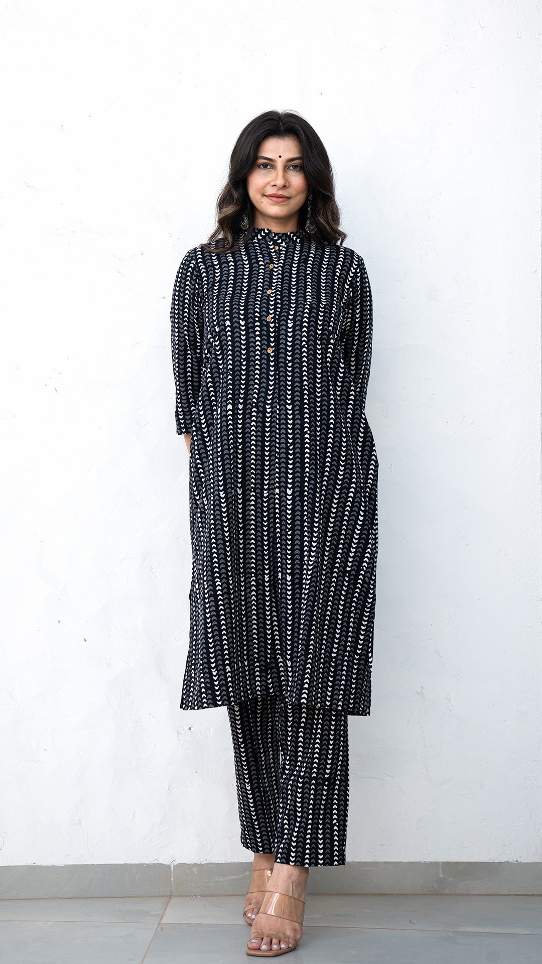 Avika Hand Block Cotton Kurta - Black
