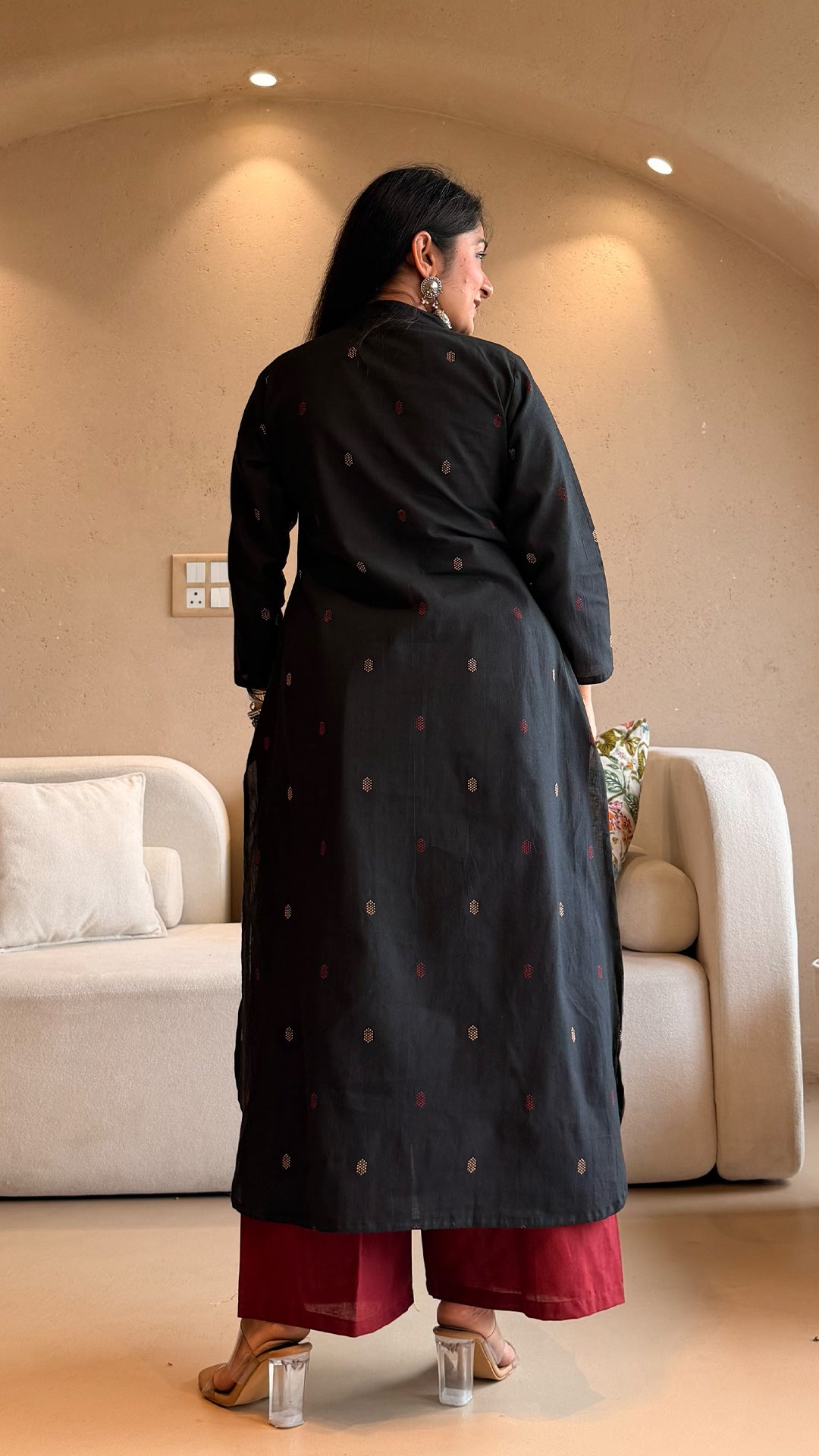 Aashvi Hand Woven Cotton Kurta - Black