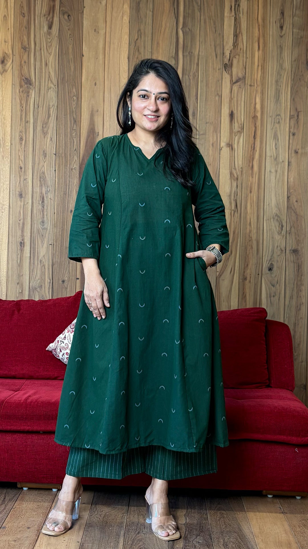 Maahi Chand Hand Woven Kali Kurta In Cotton - Green