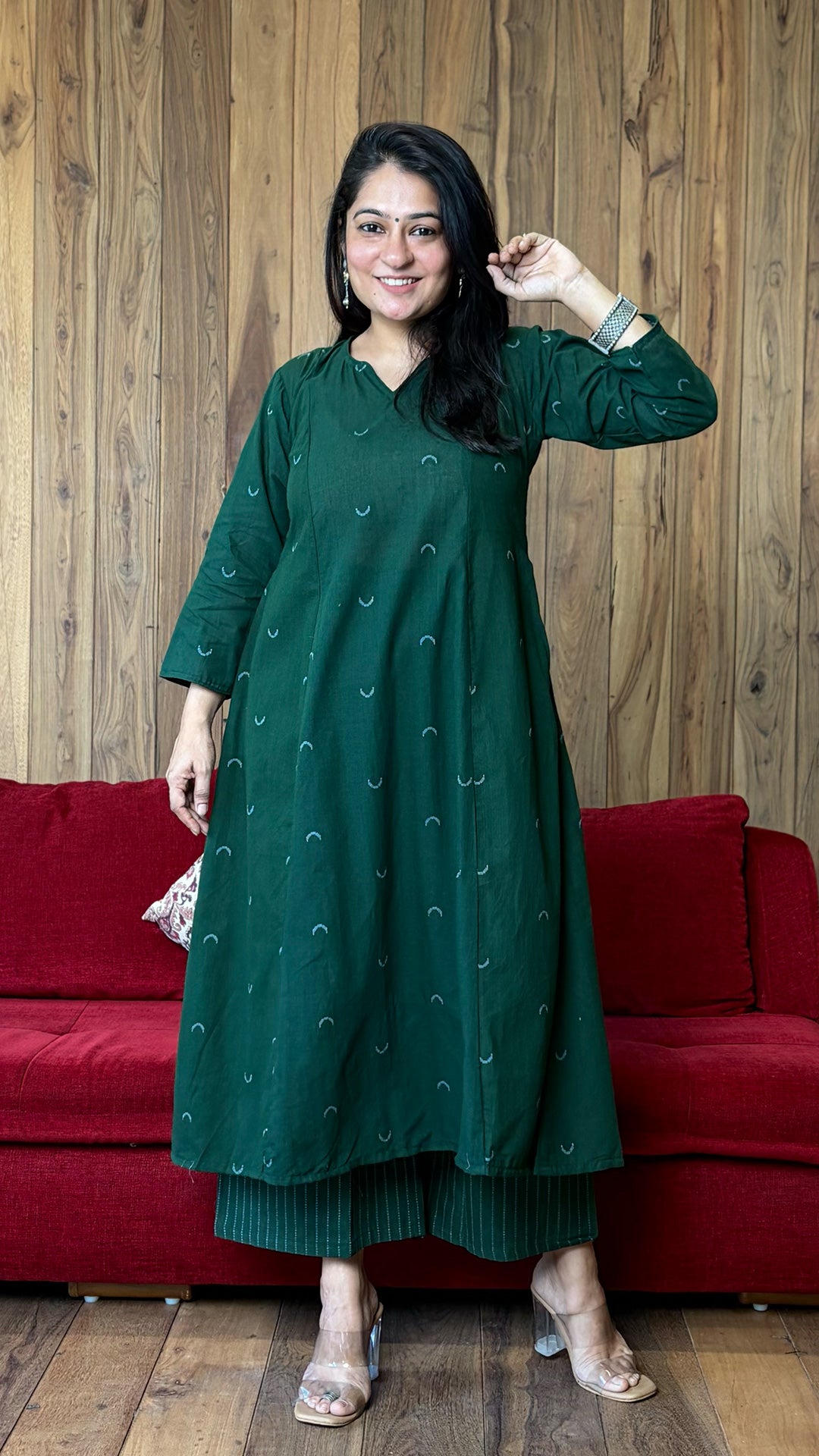 Maahi Chand Hand Woven Kali Kurta In Cotton - Green