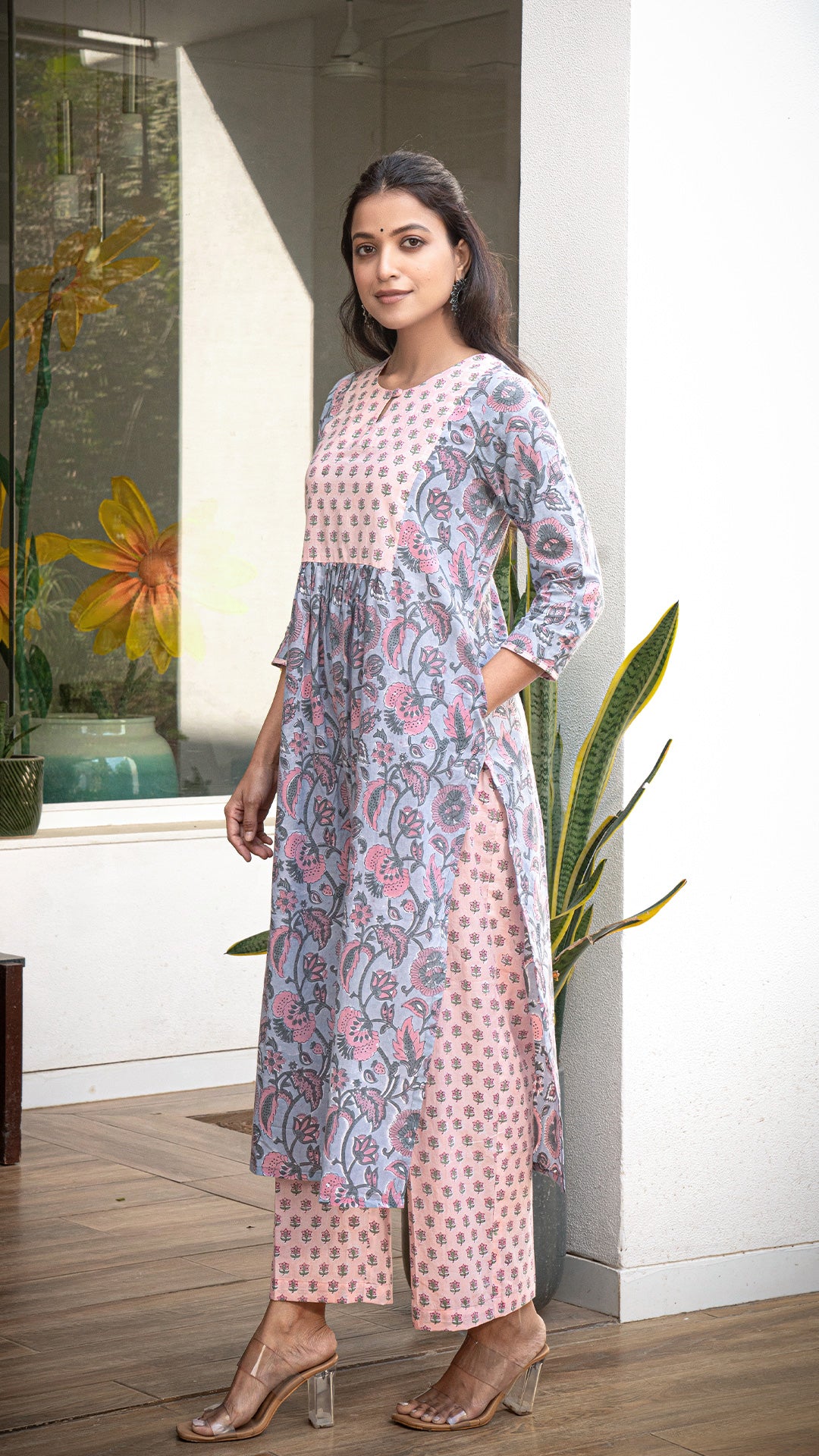 Maahira Sanganeri Hand Block Cotton Kurta - Grey/Peach