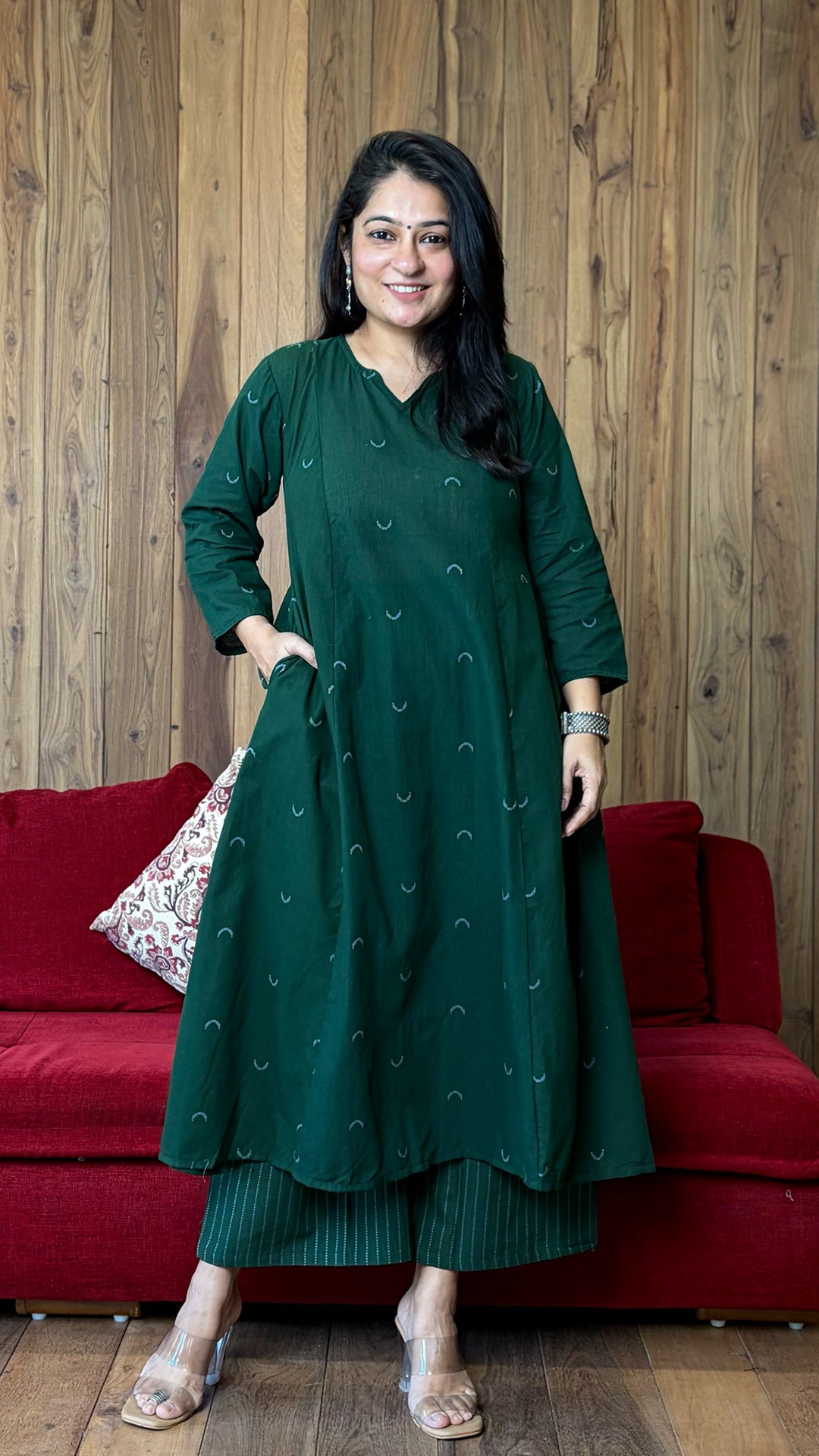 Maahi Chand Hand Woven Kali Kurta In Cotton - Green