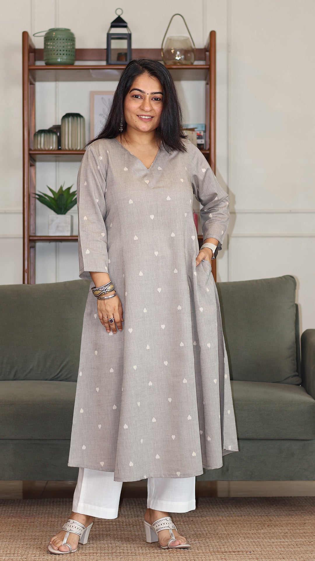 Hearts Motif Handwoven Cotton Kurta - Grey