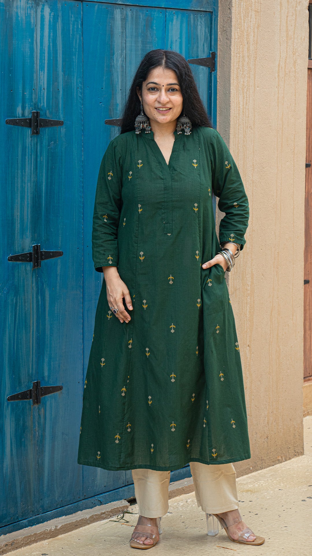 Geet Flower Motif Hand Woven Kali Cotton Kurta - Green