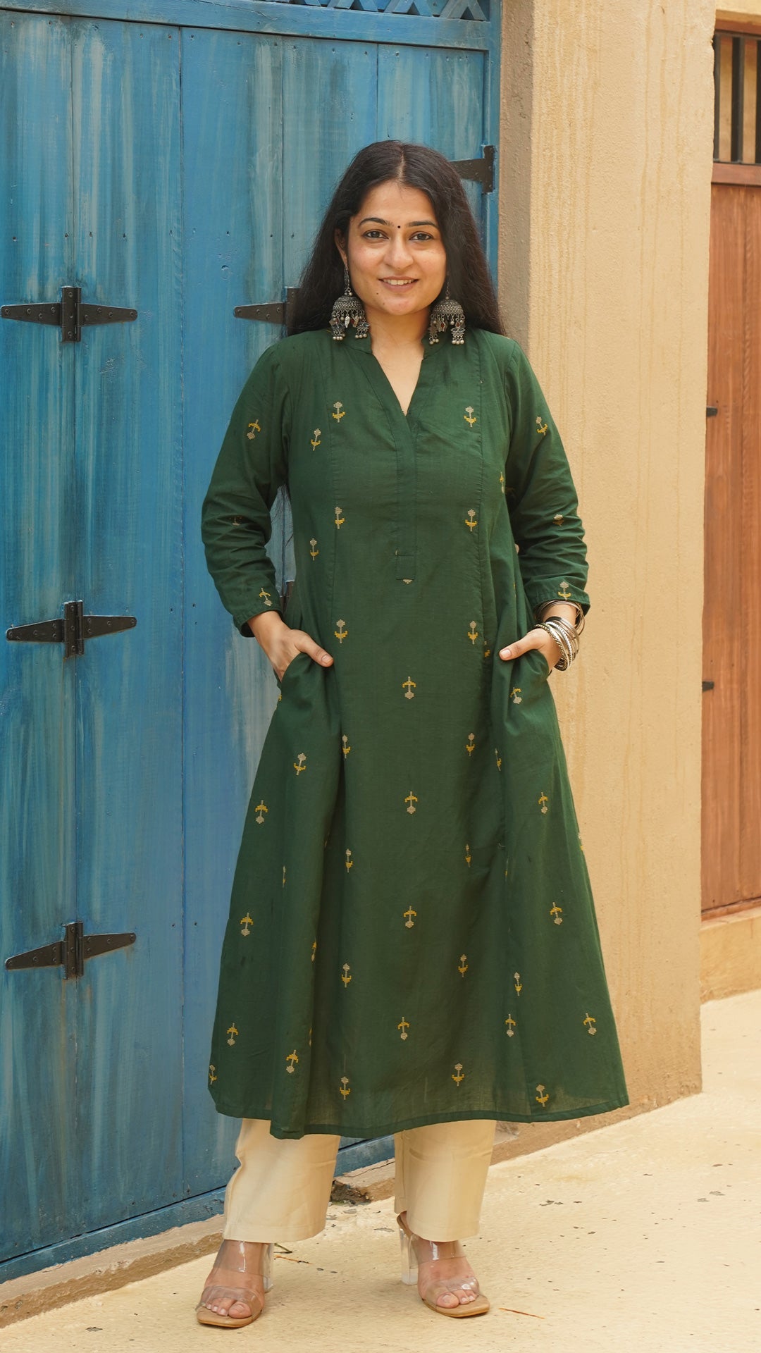Geet Flower Motif Hand Woven Kali Cotton Kurta - Green
