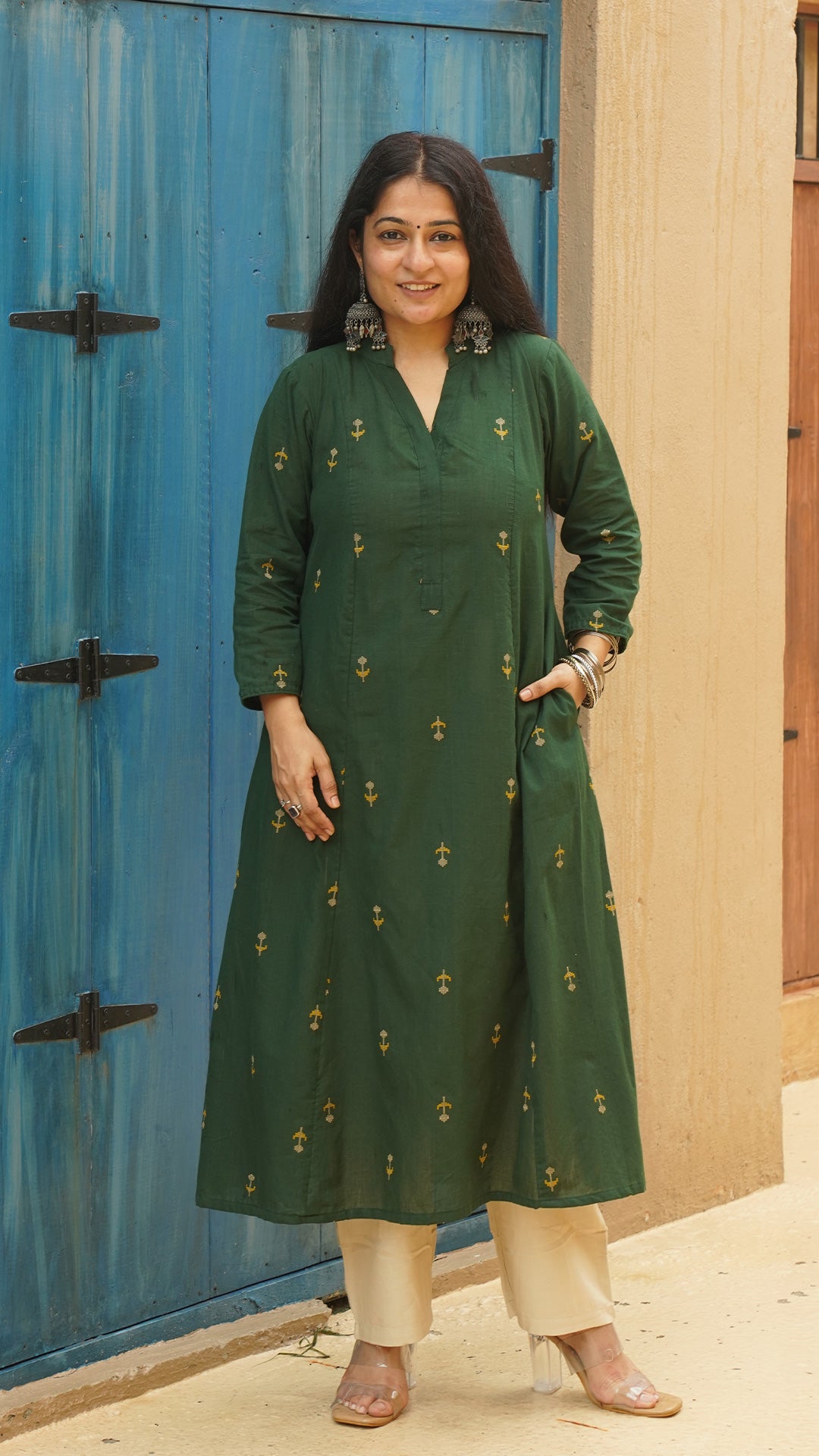 Geet Flower Motif Hand Woven Kali Cotton Kurta - Green