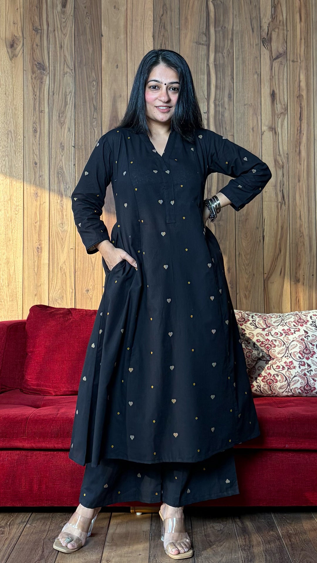 Queen Of Hearts Hand Woven Kali Kurta In Cotton - Black