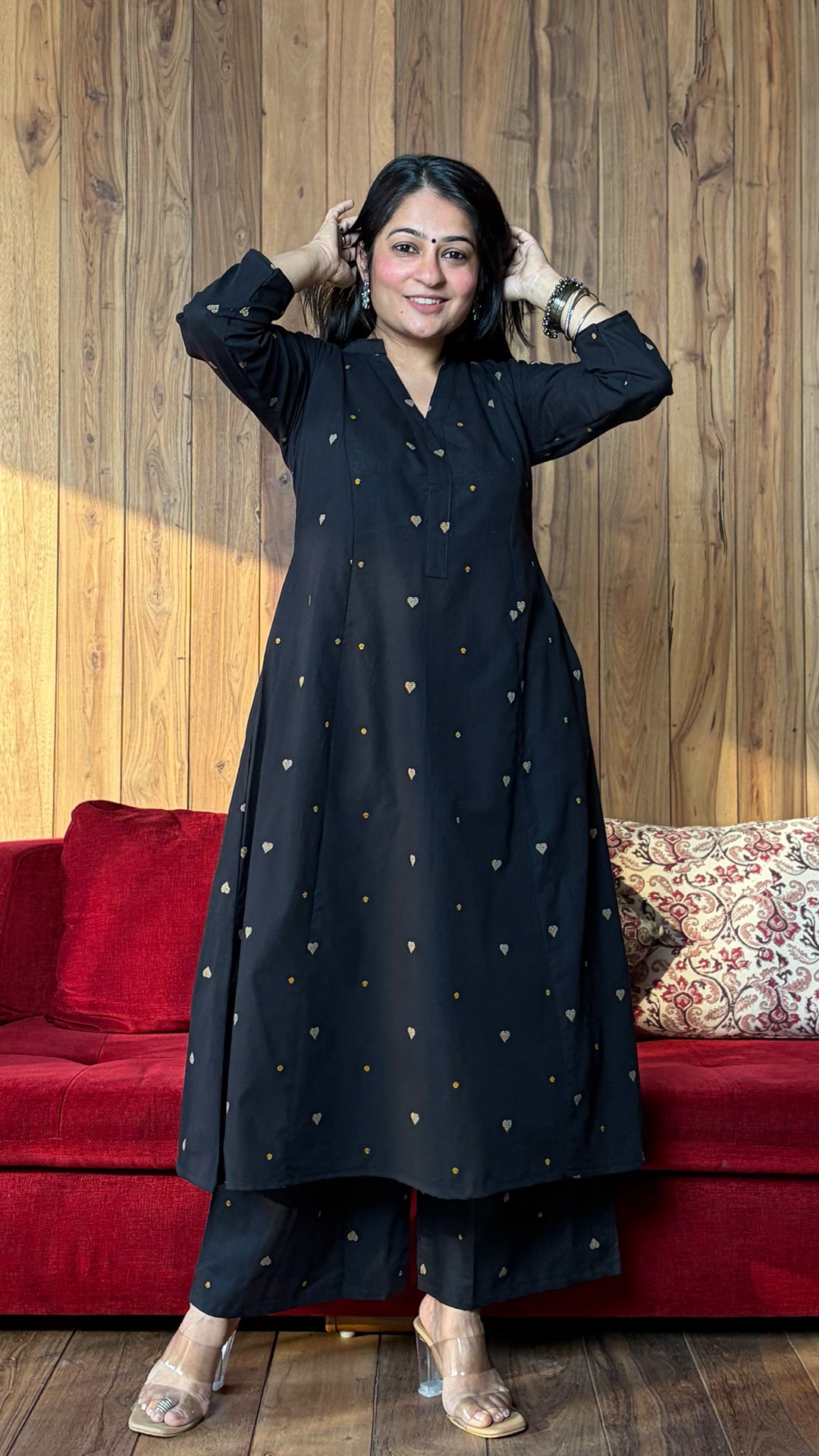 Queen Of Hearts Hand Woven Kali Kurta In Cotton - Black