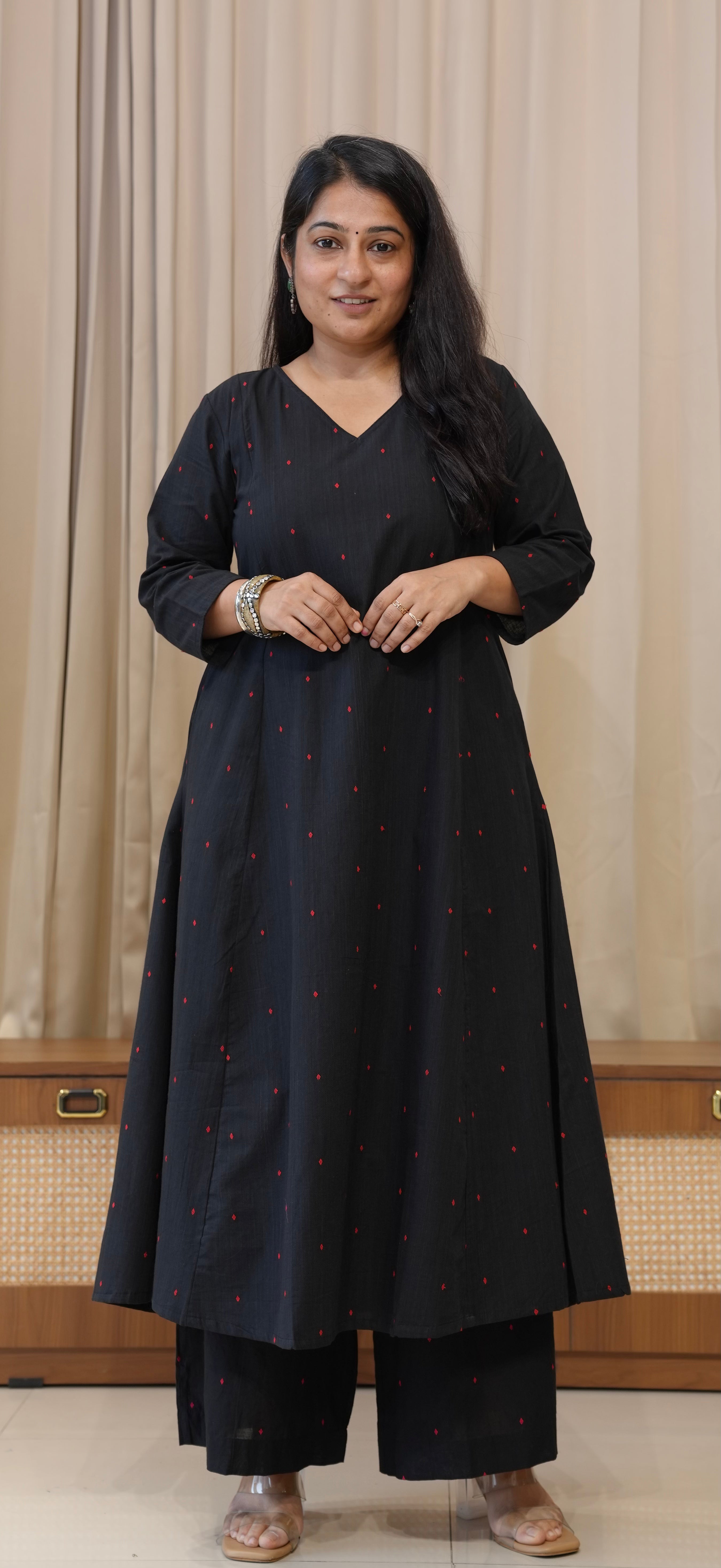 Aiza Handwoven Cotton Kurta - Black