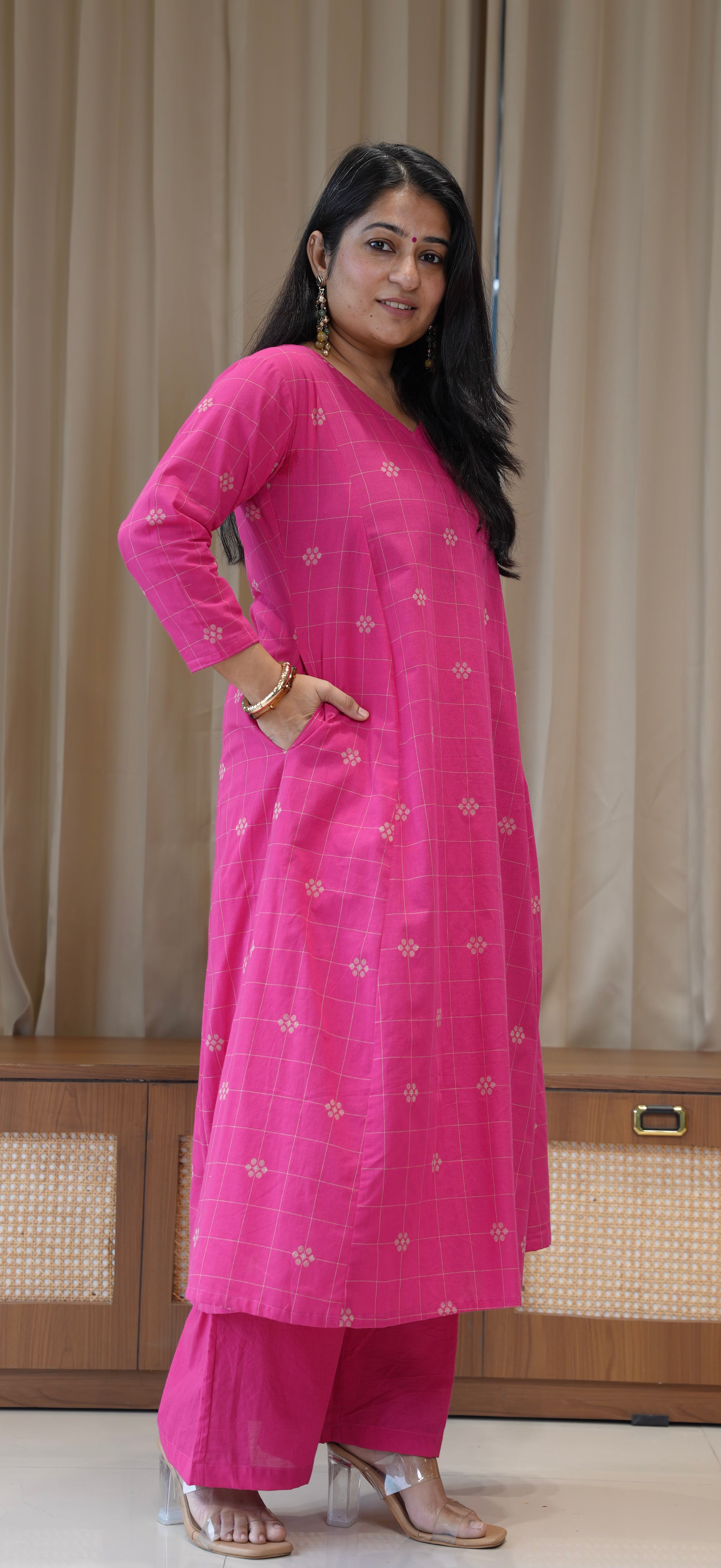 Aadhya Handwoven Cotton Kurta - Rani Pink