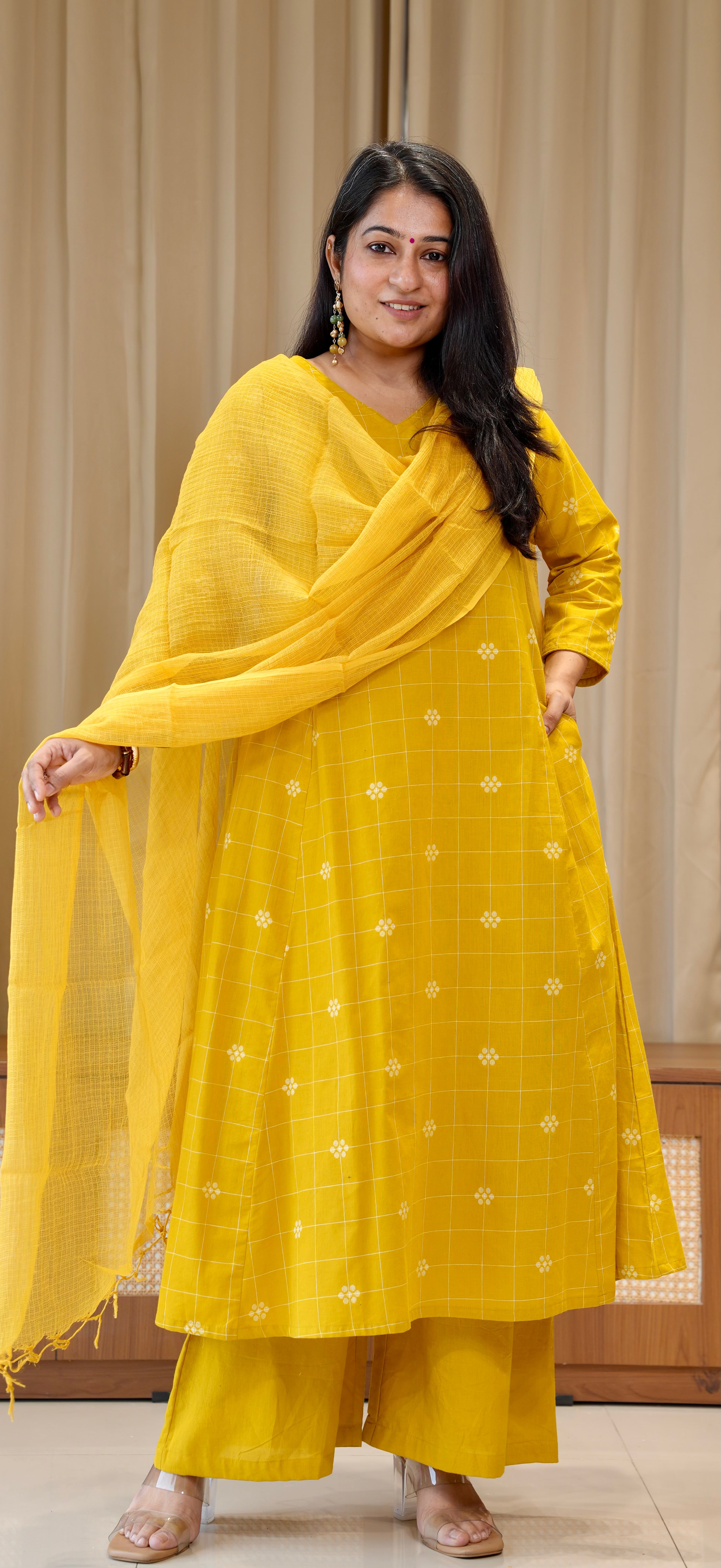 Saanvi Handwoven Cotton Kurta Set - Yellow
