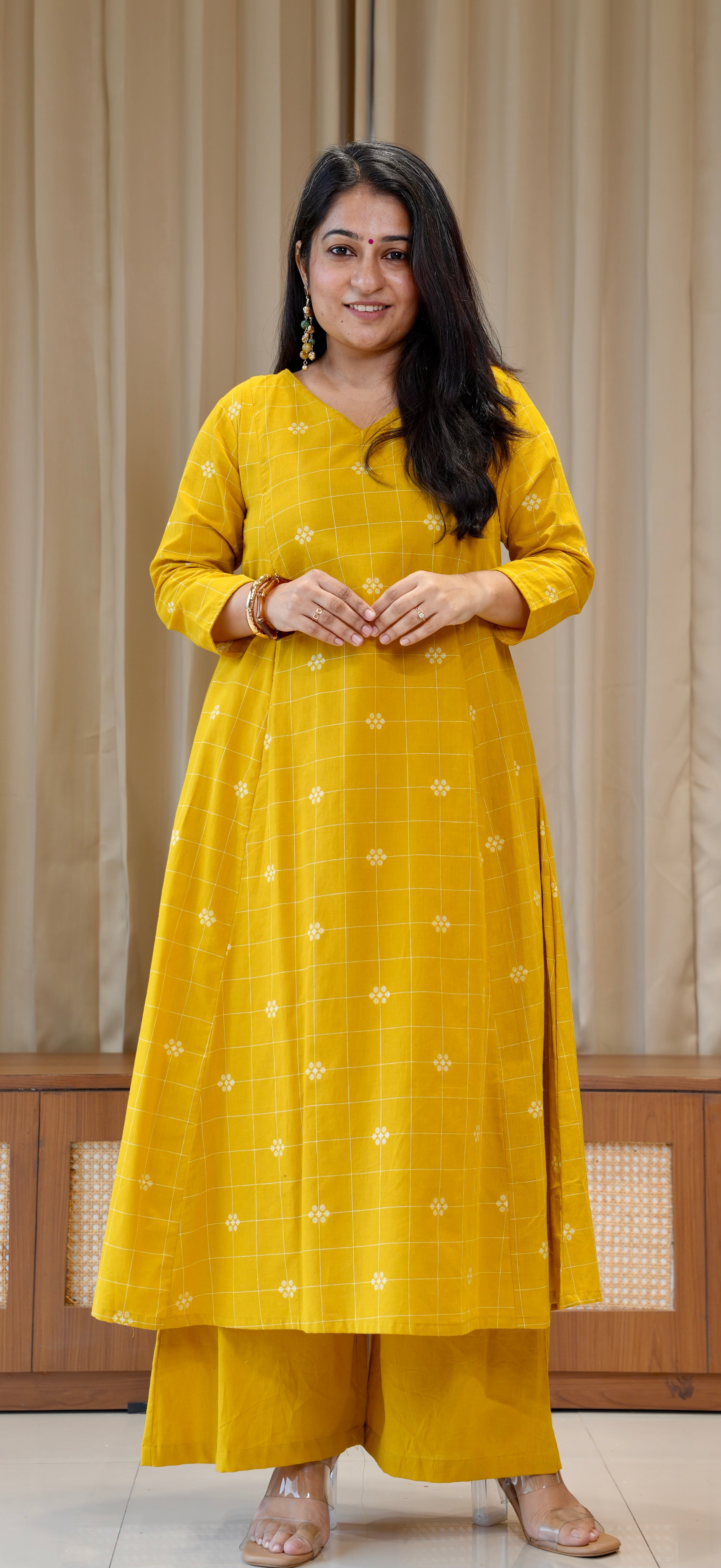 Saanvi Handwoven Cotton Kurta Set - Yellow