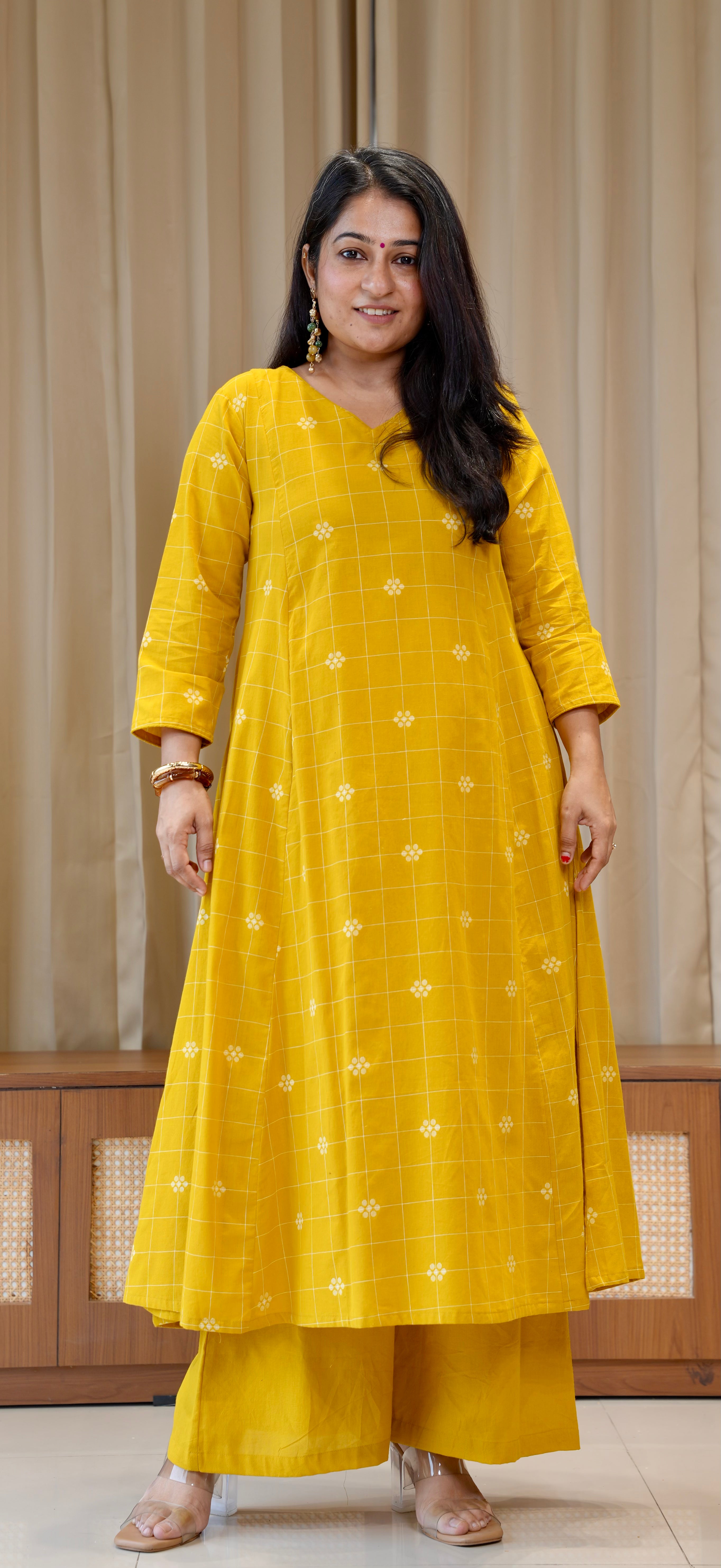 Saanvi Handwoven Cotton Kurta Set - Yellow