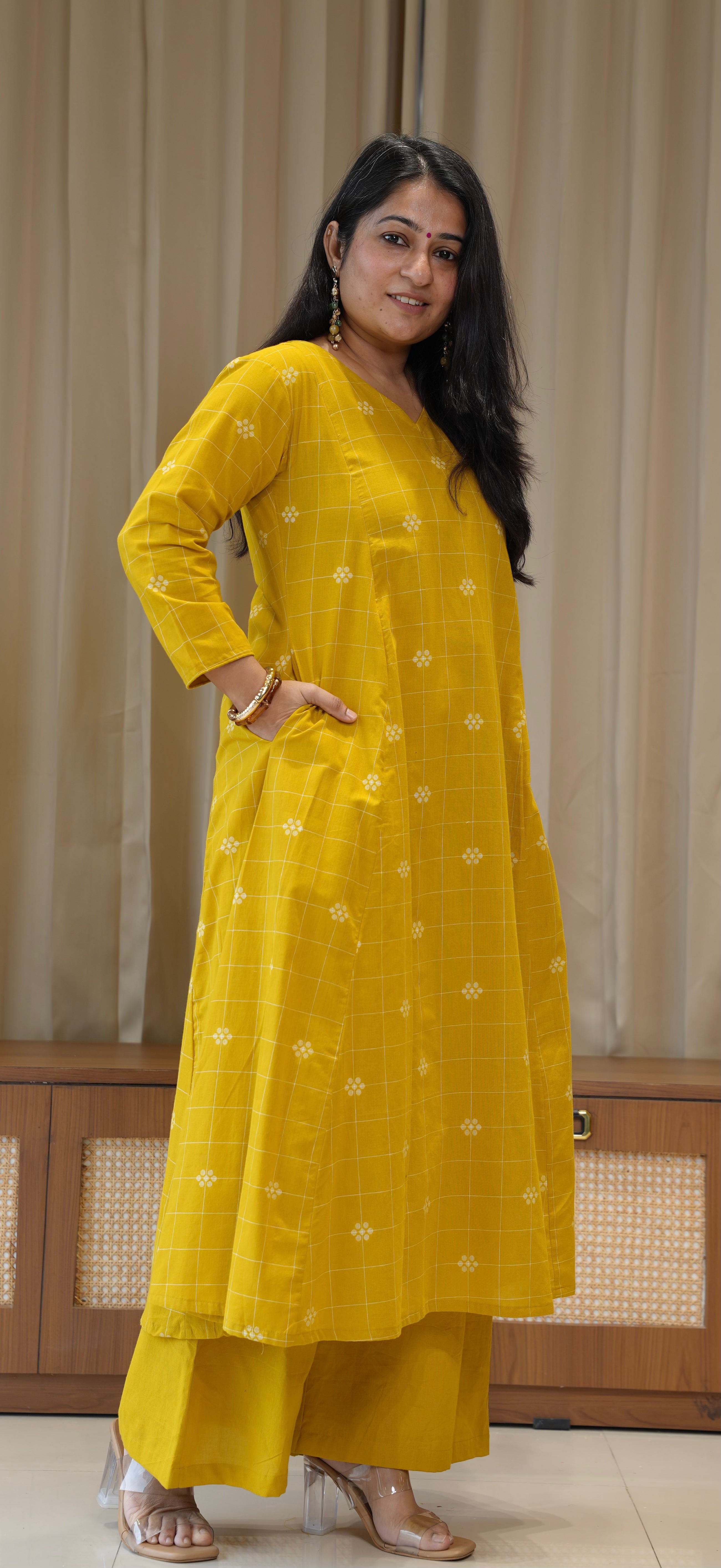 Saanvi Handwoven Cotton Kurta Set - Yellow