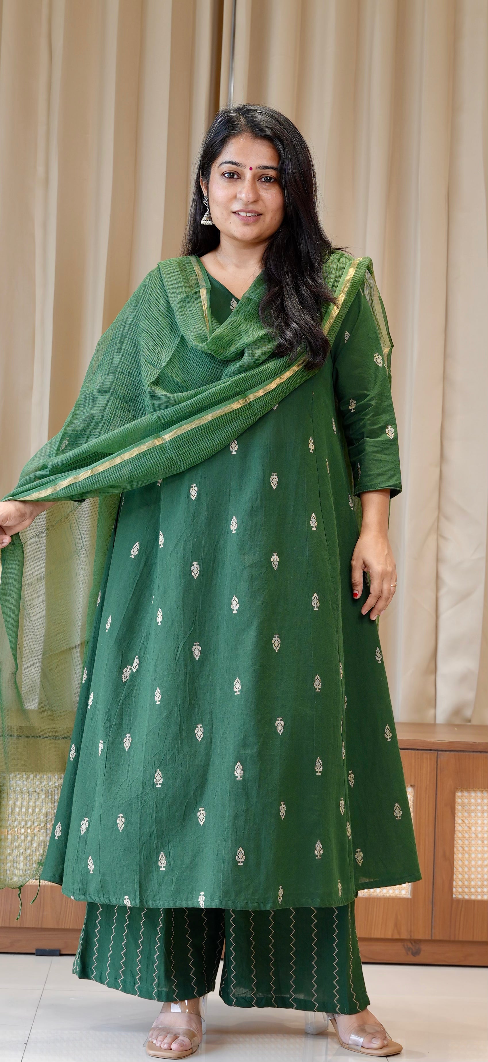 Aagya Handwoven Cotton Kurta Set - Green
