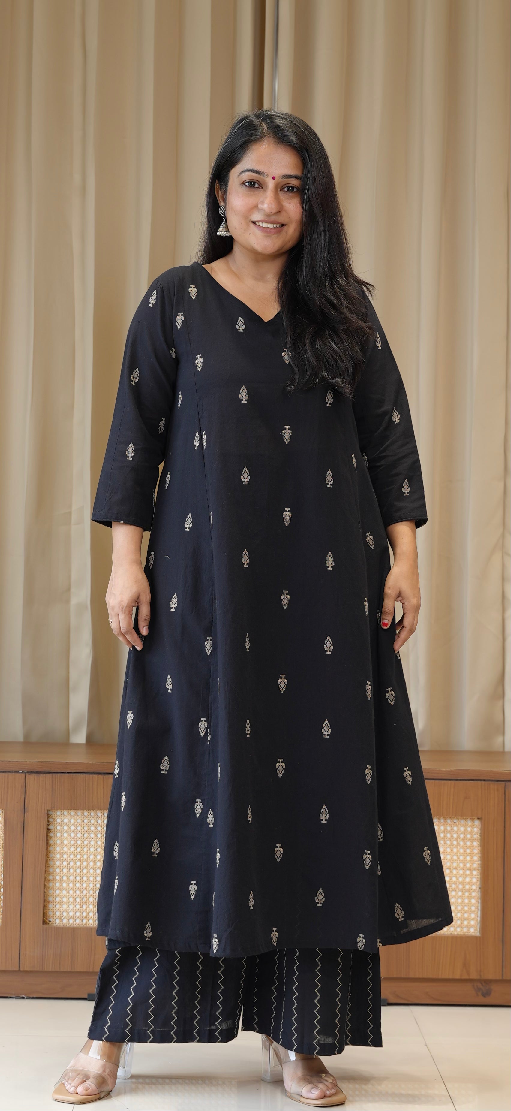 Amee Handwoven Cotton Kurta Set - Black