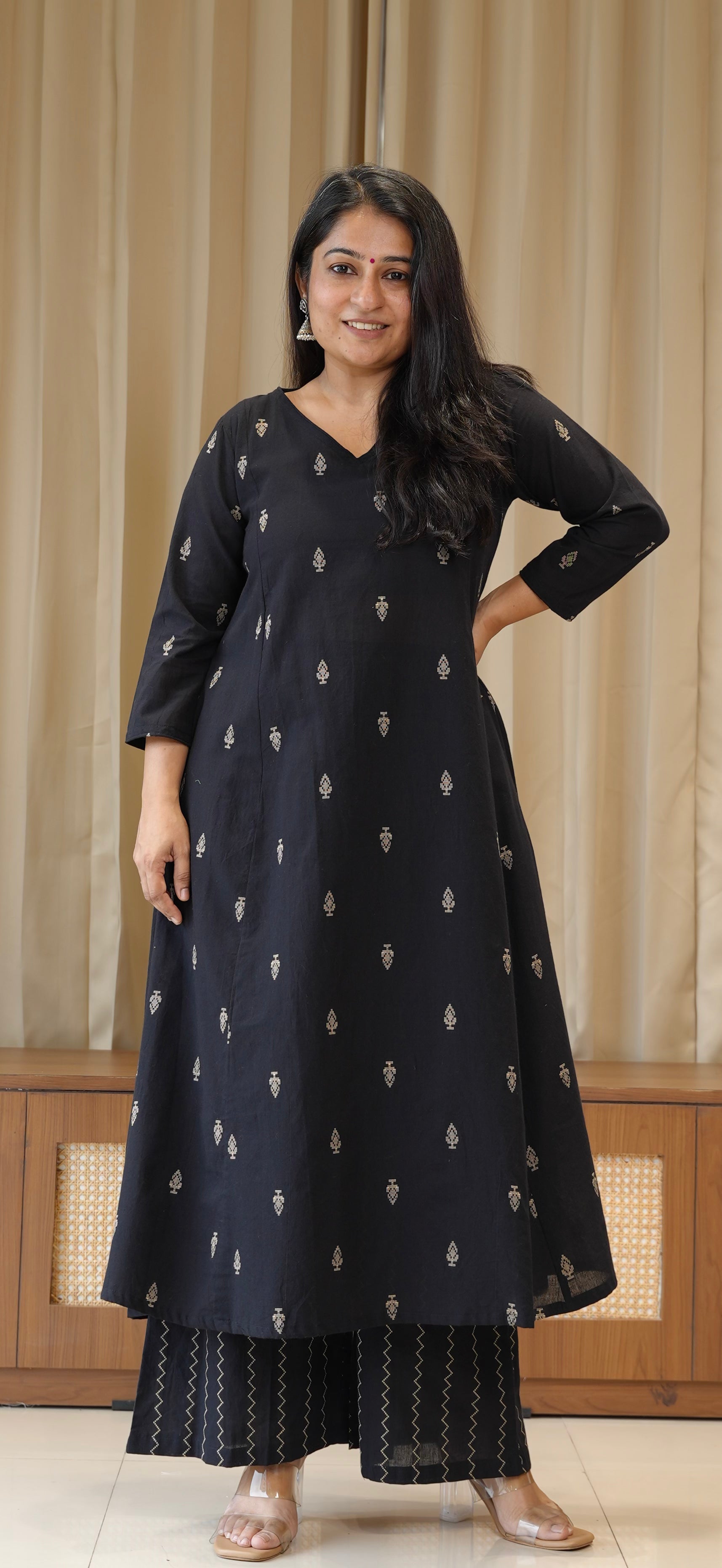 Amee Handwoven Cotton Kurta Set - Black