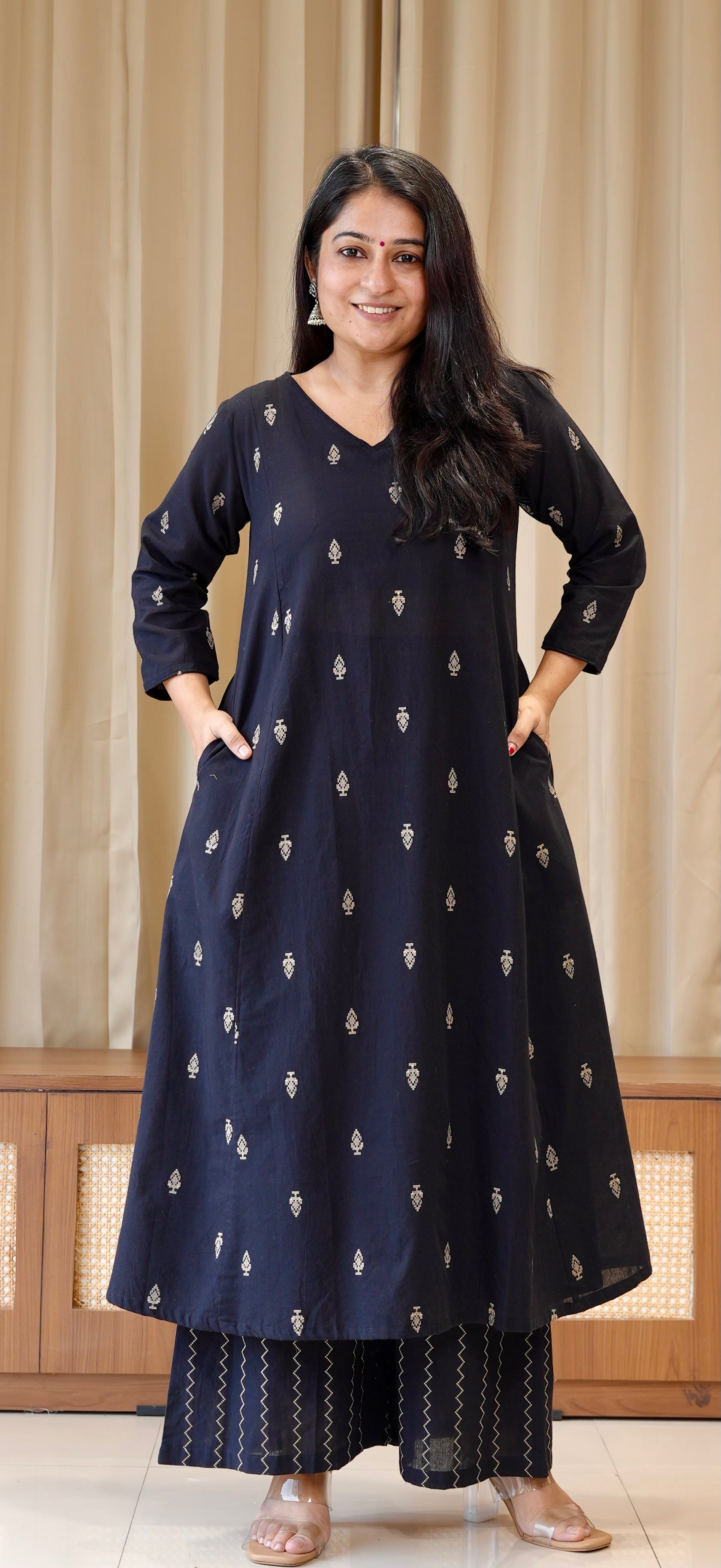 Amee Handwoven Cotton Kurta Set - Black