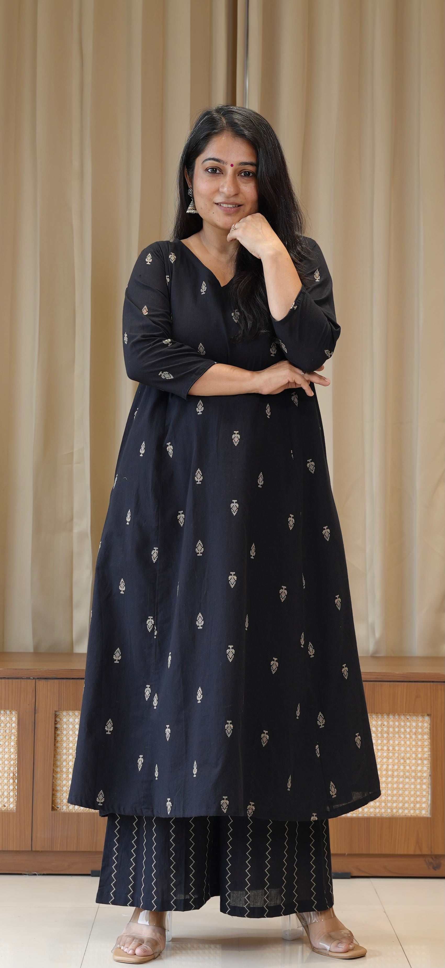Amee Handwoven Cotton Kurta Set - Black