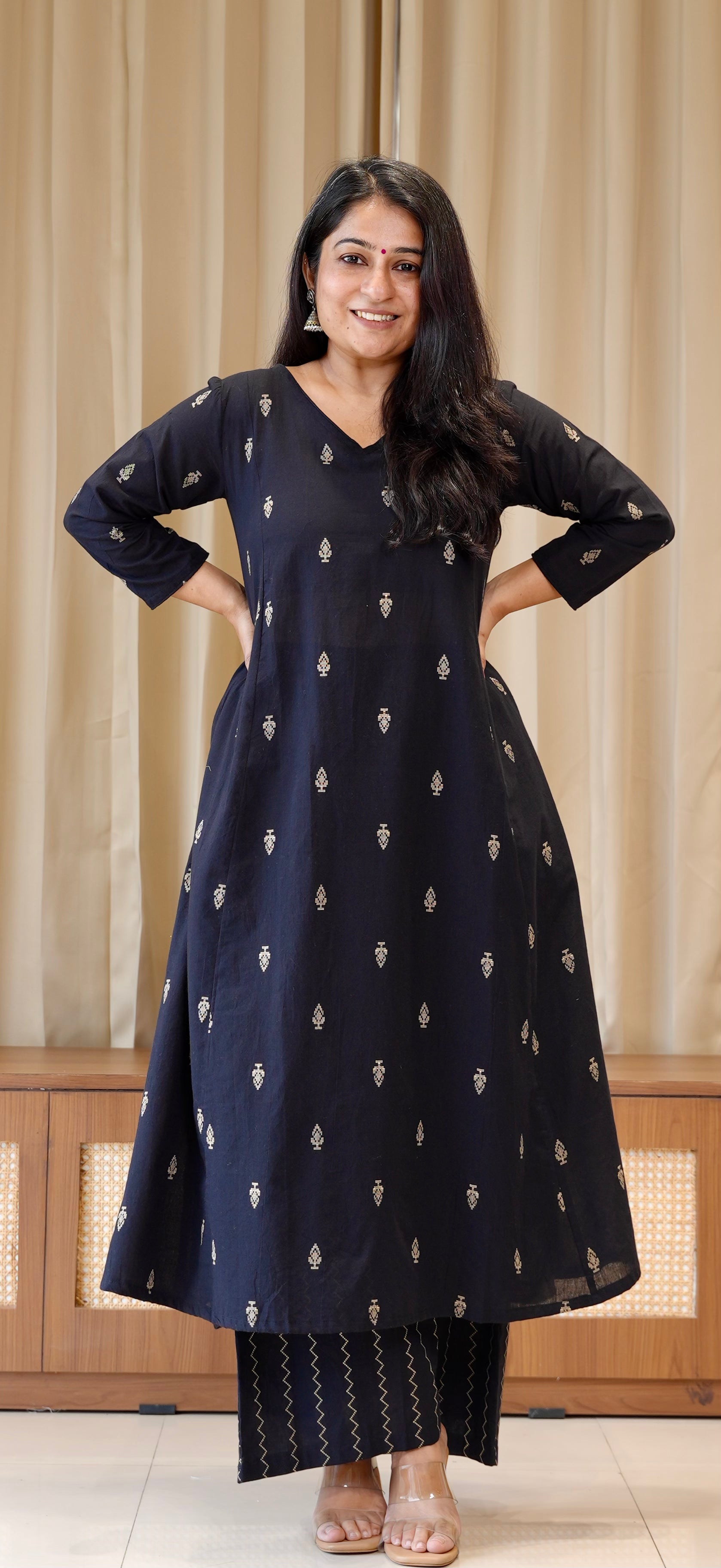 Amee Handwoven Cotton Kurta Set - Black