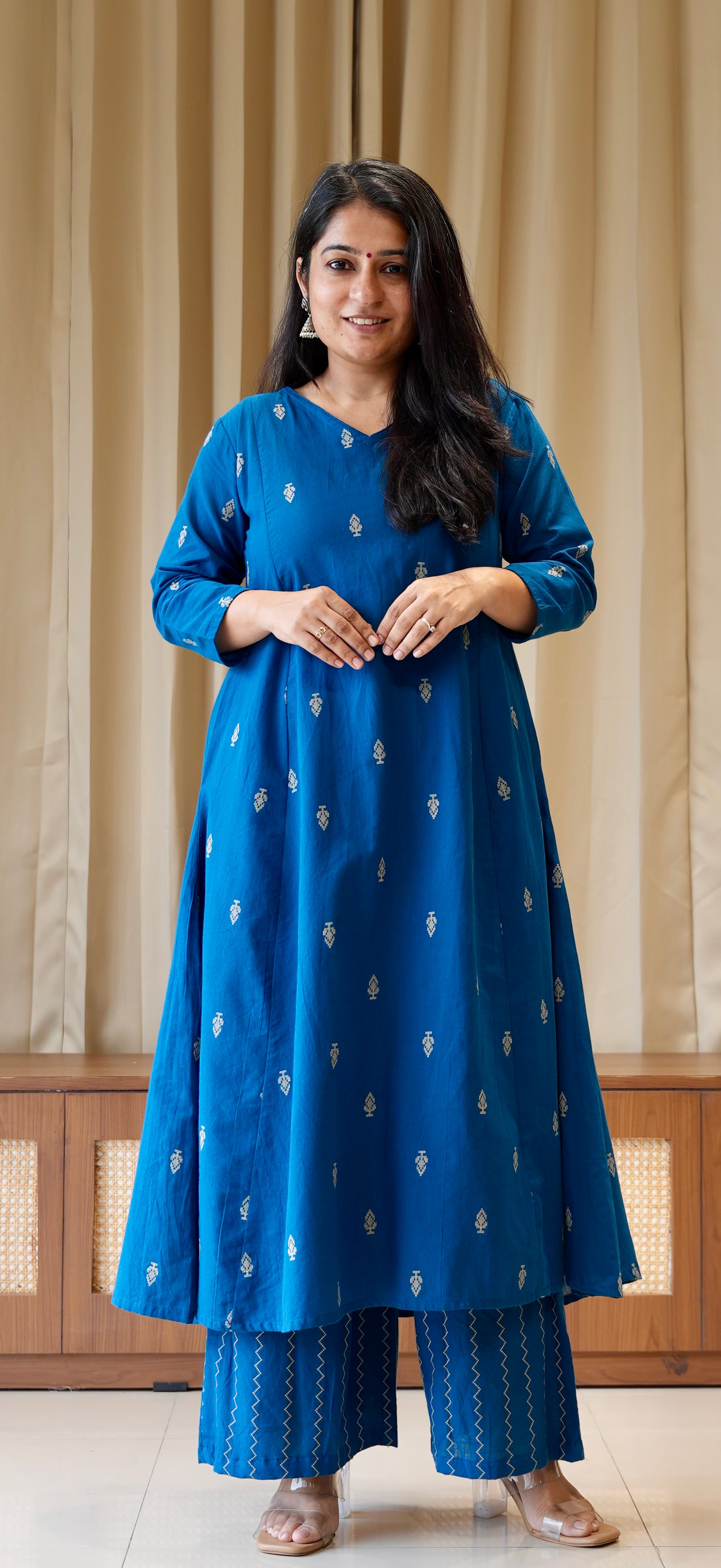 Aadhira Handwoven Cotton Kurta Set - Blue