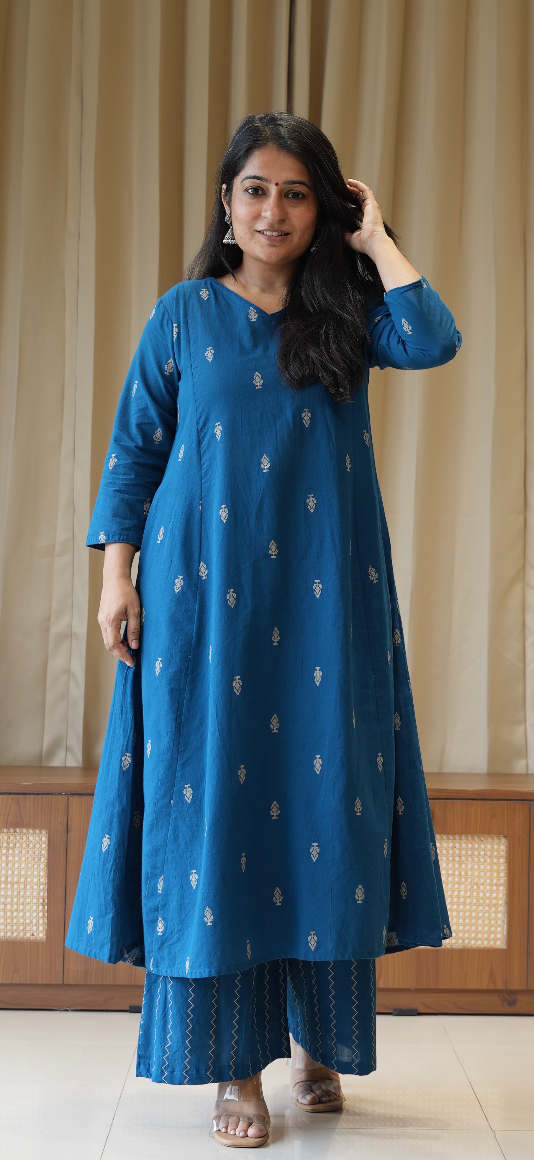 Aadhira Handwoven Cotton Kurta Set - Blue
