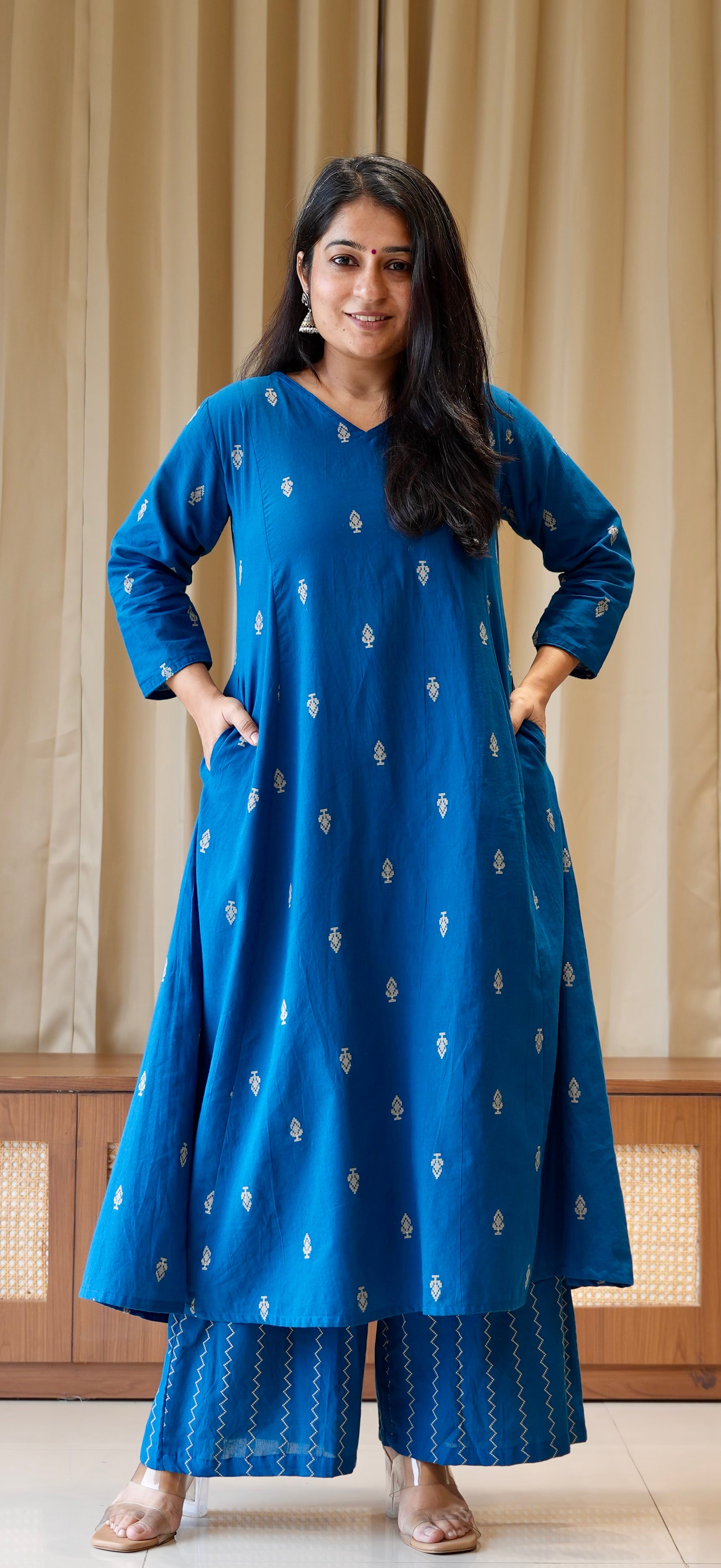 Aadhira Handwoven Cotton Kurta Set - Blue