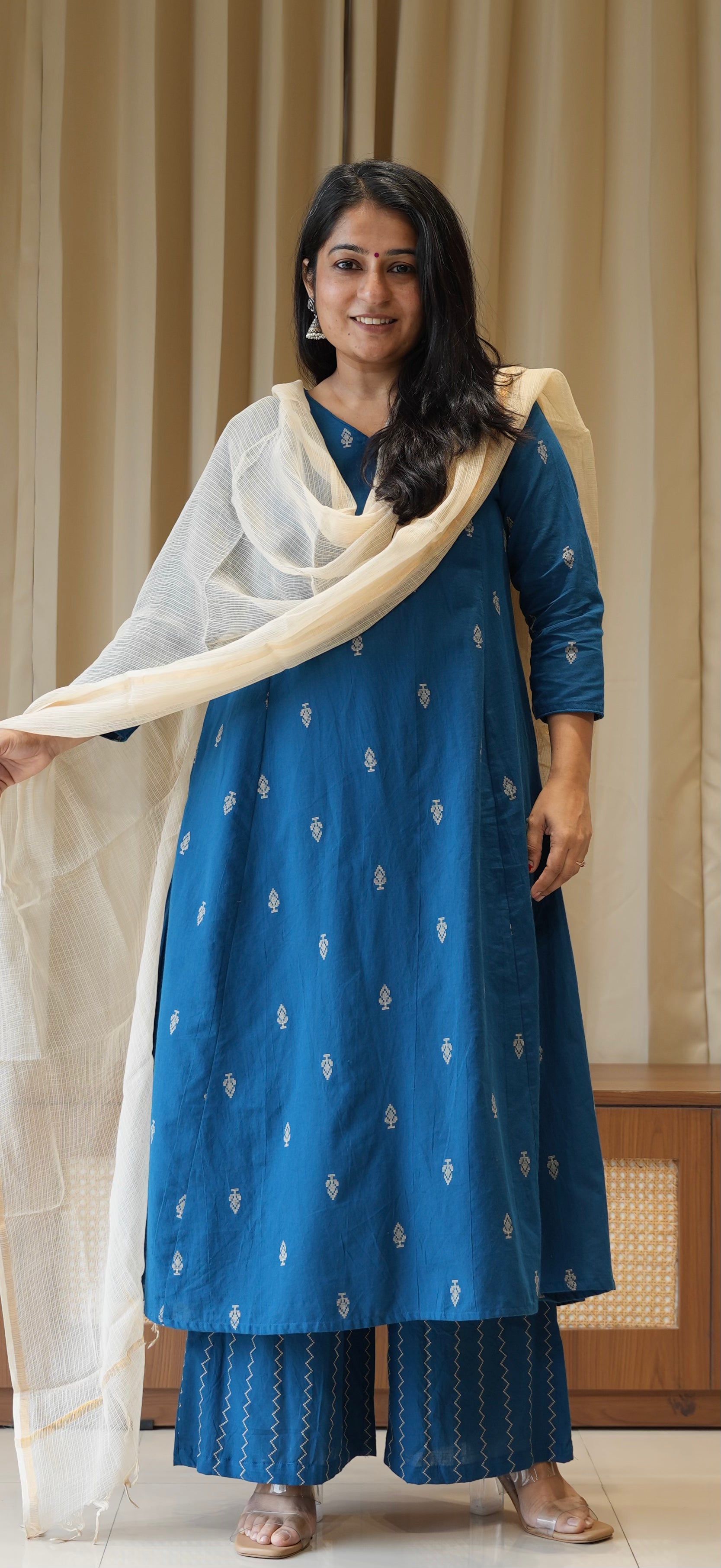 Aadhira Handwoven Cotton Kurta Set - Blue