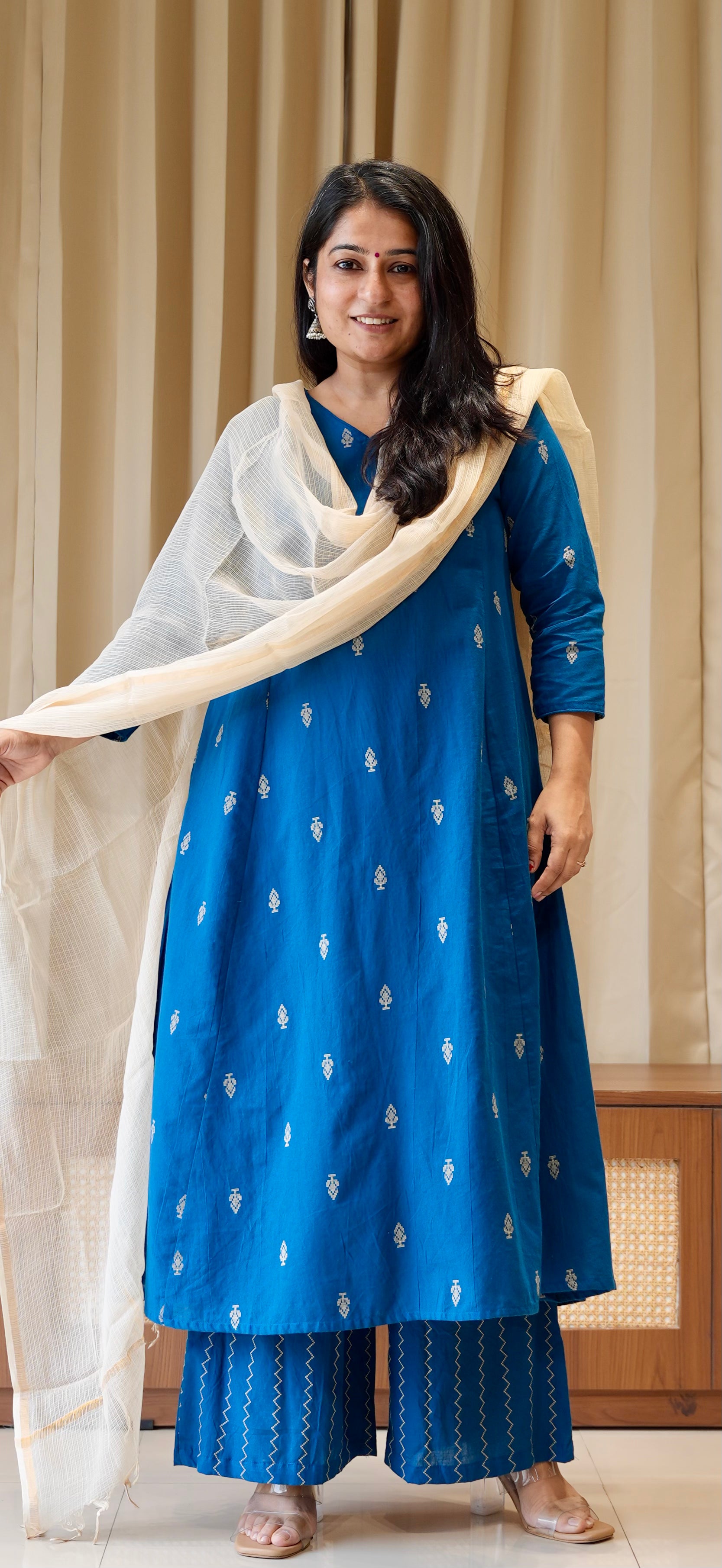 Aadhira Handwoven Cotton Kurta Set - Blue