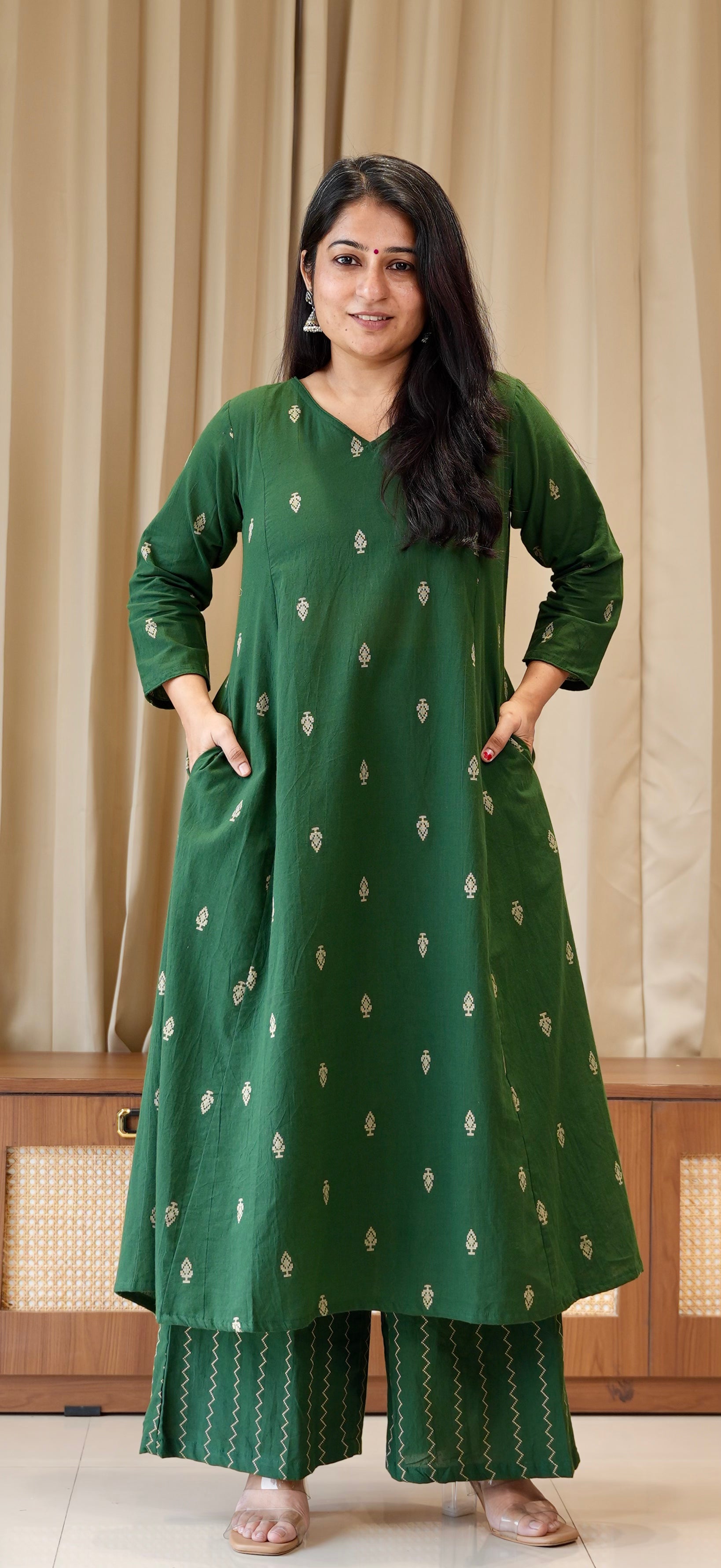 Aagya Handwoven Cotton Kurta Set - Green