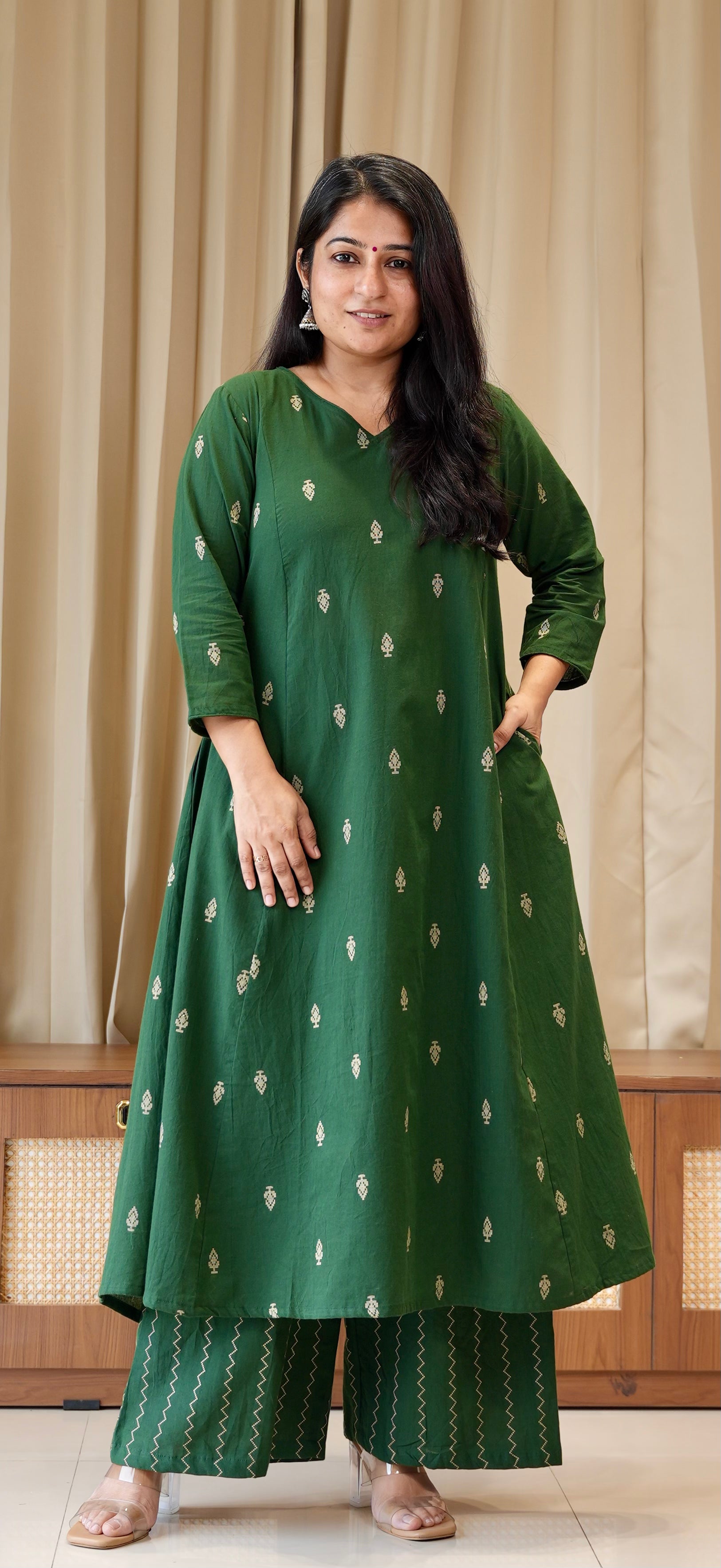 Aagya Handwoven Cotton Kurta Set - Green