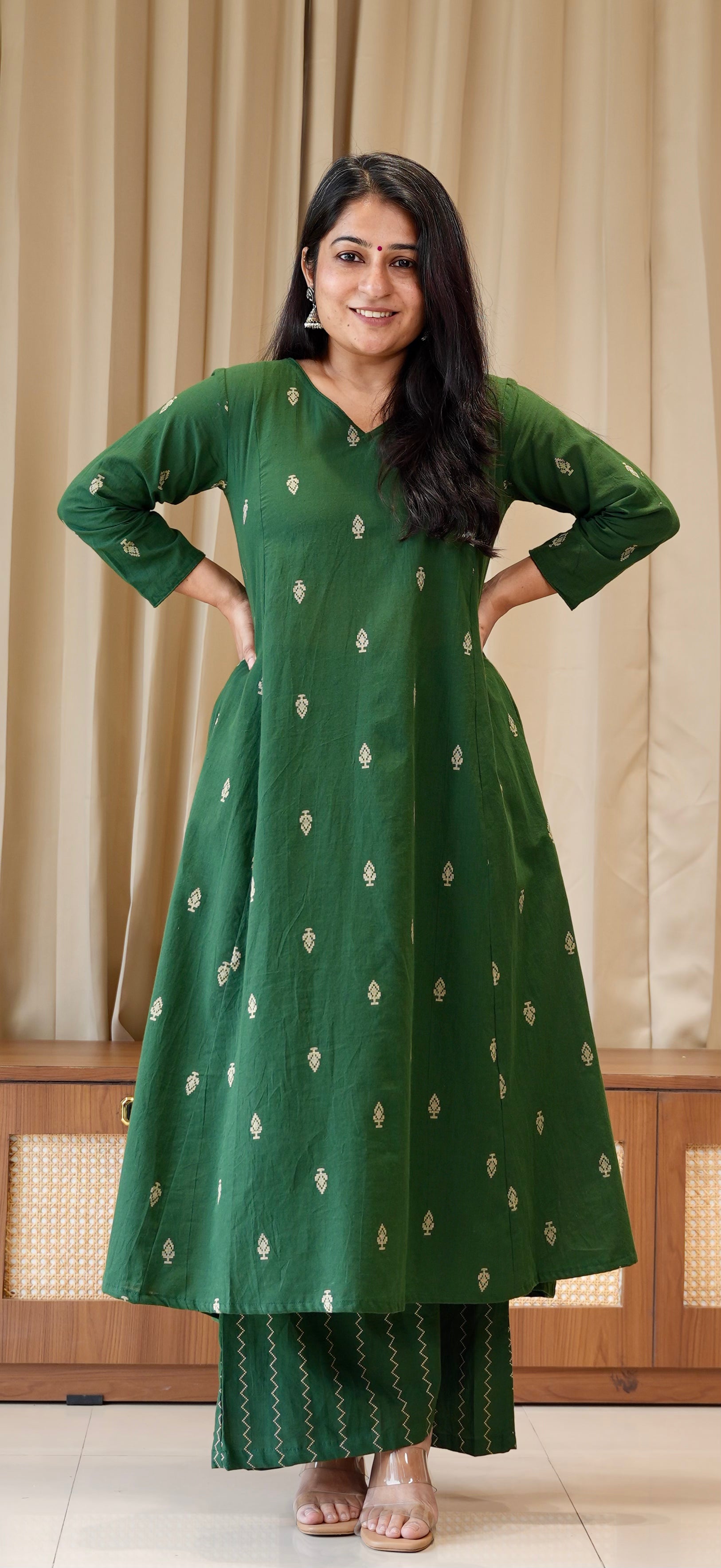 Aagya Handwoven Cotton Kurta Set - Green