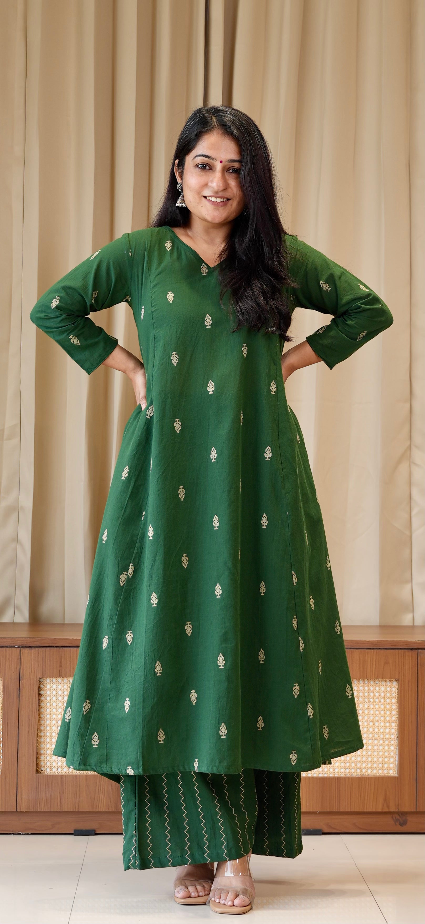 Aagya Handwoven Cotton Kurta Set - Green