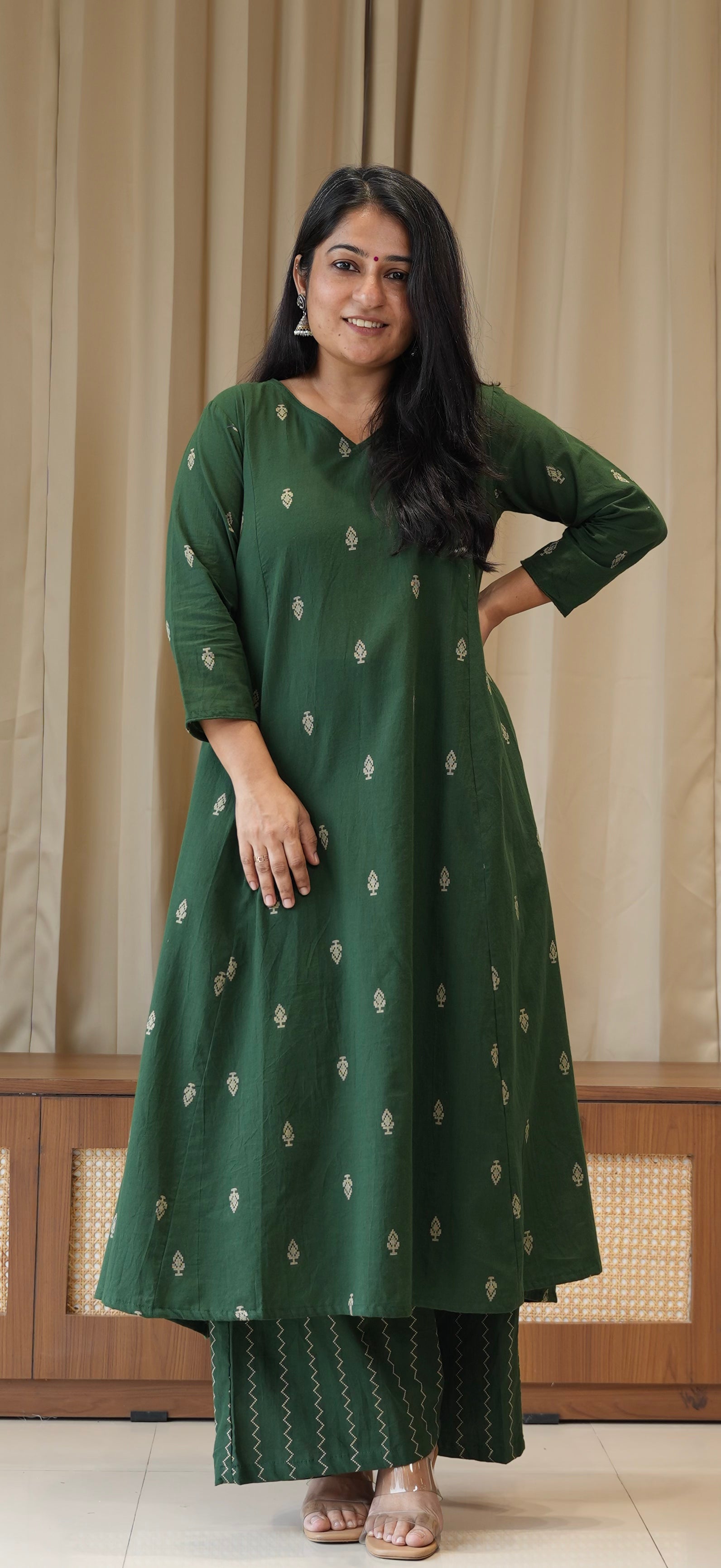 Aagya Handwoven Cotton Kurta Set - Green